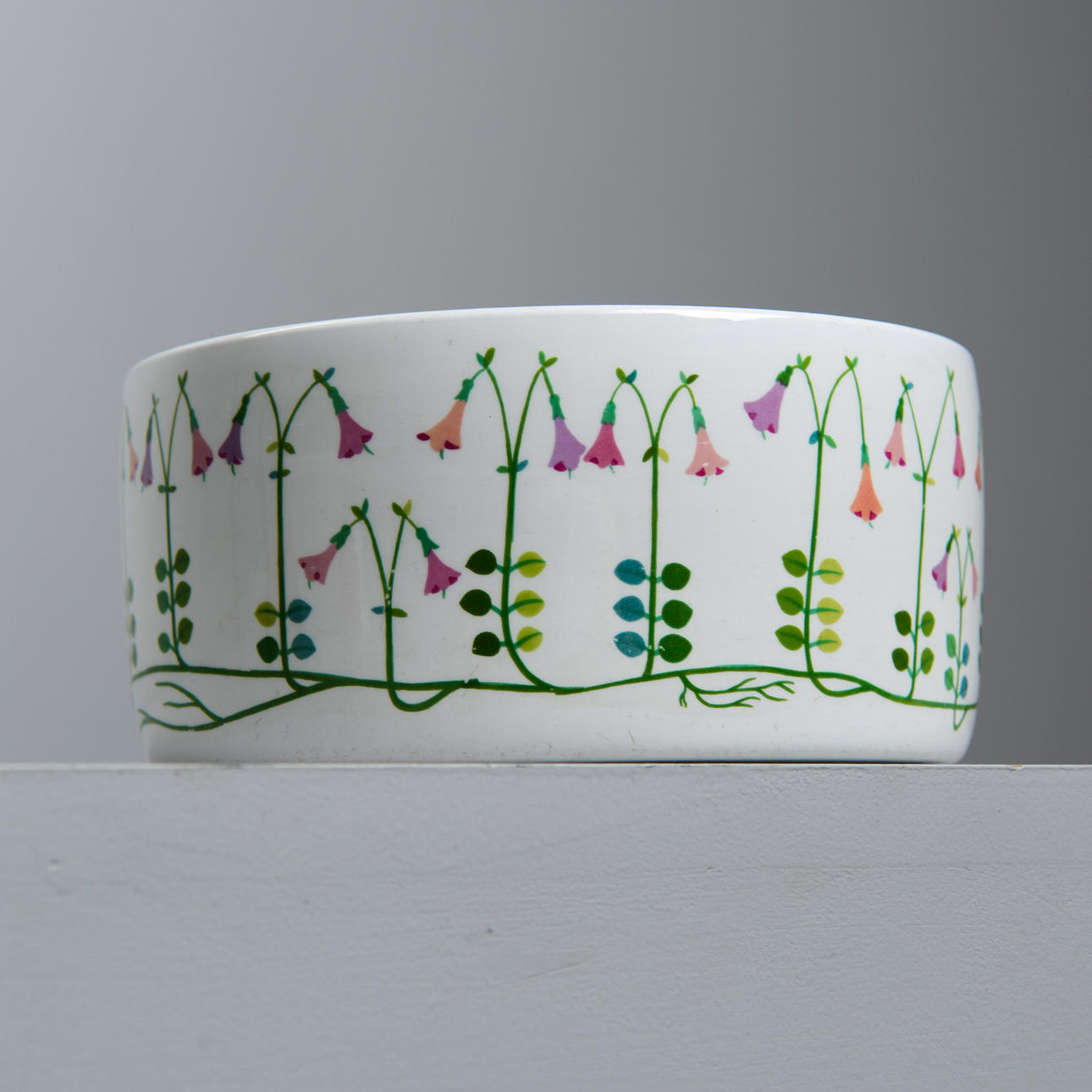 STIG LINDBERG. Schale, „Linnea“, Gustavsberg.