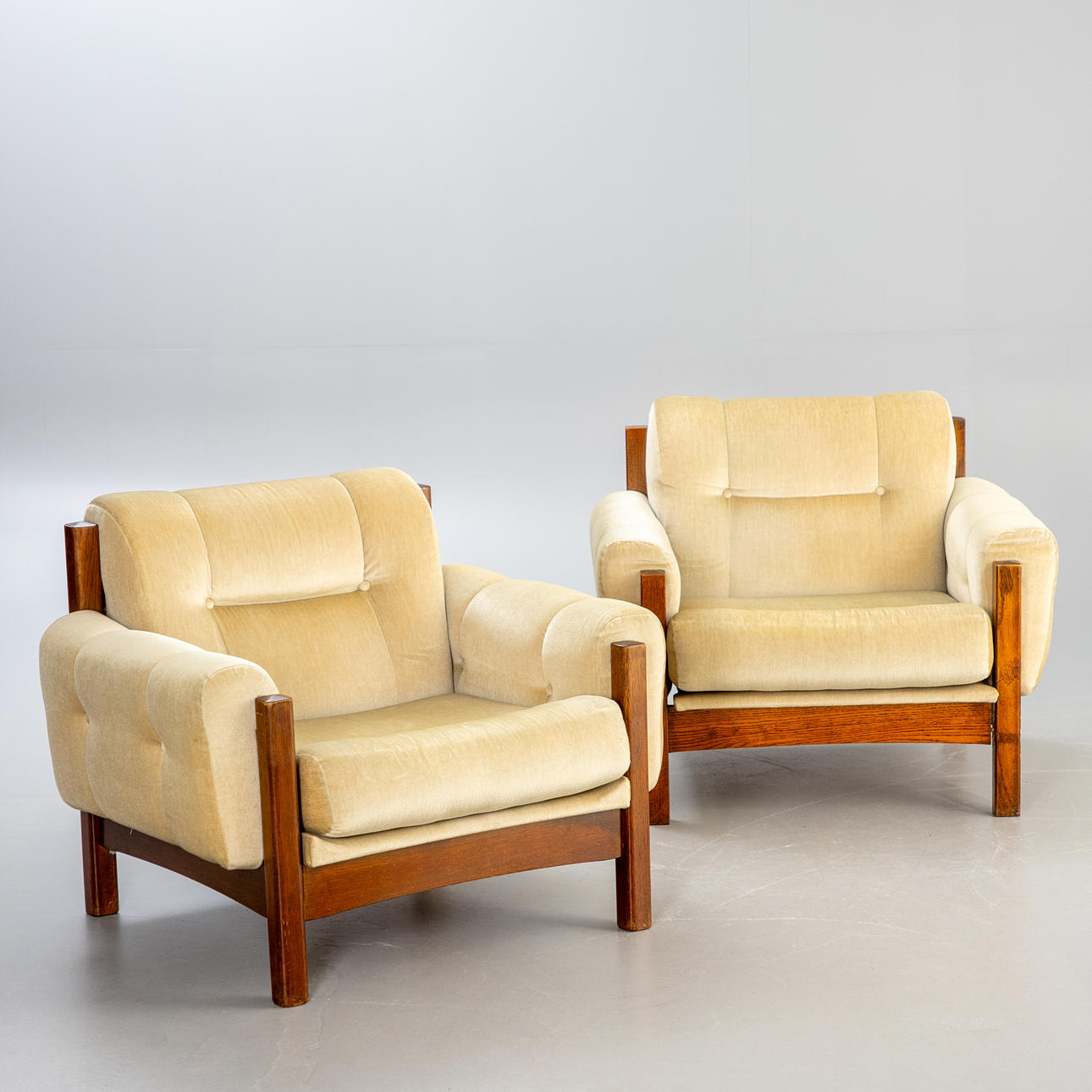 Zwei Polstersessel, Eiche, Deutschland, 2. Hälfte 20. Jh. (2).
