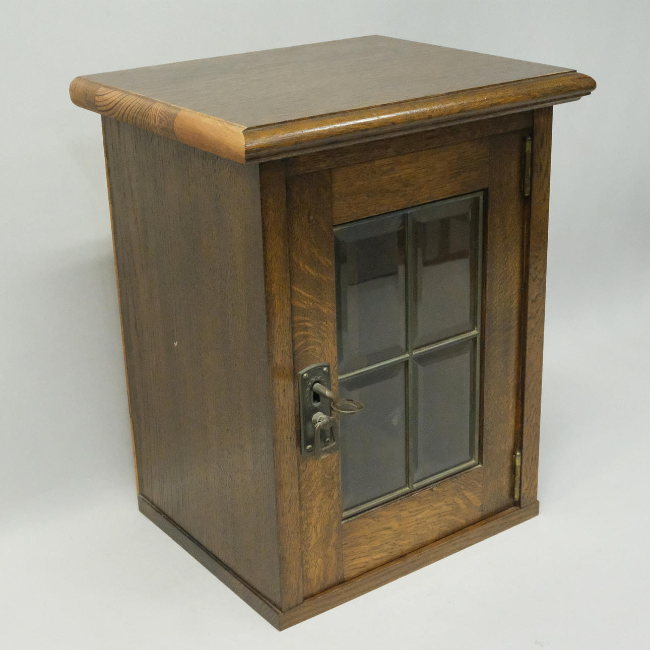 DISPLAY CABINET FOR THE WALL.