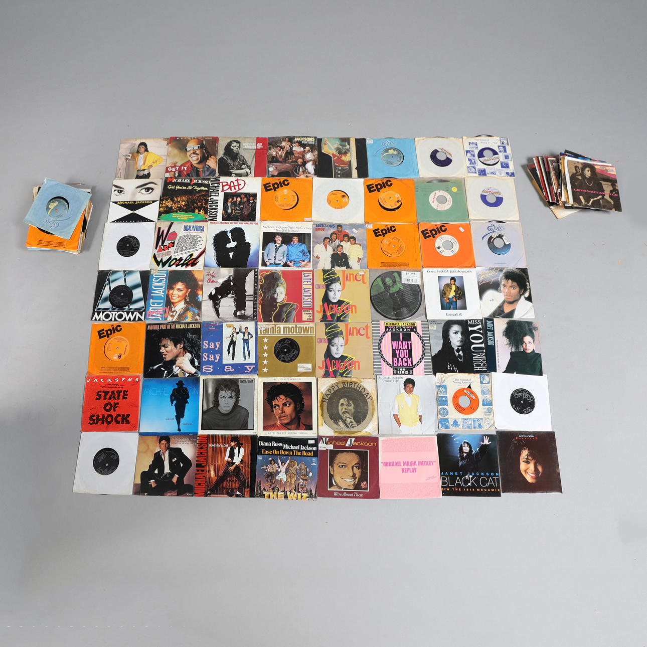 A LARGE COLLECTION OF THE JACKSONS 45'S (QTY).