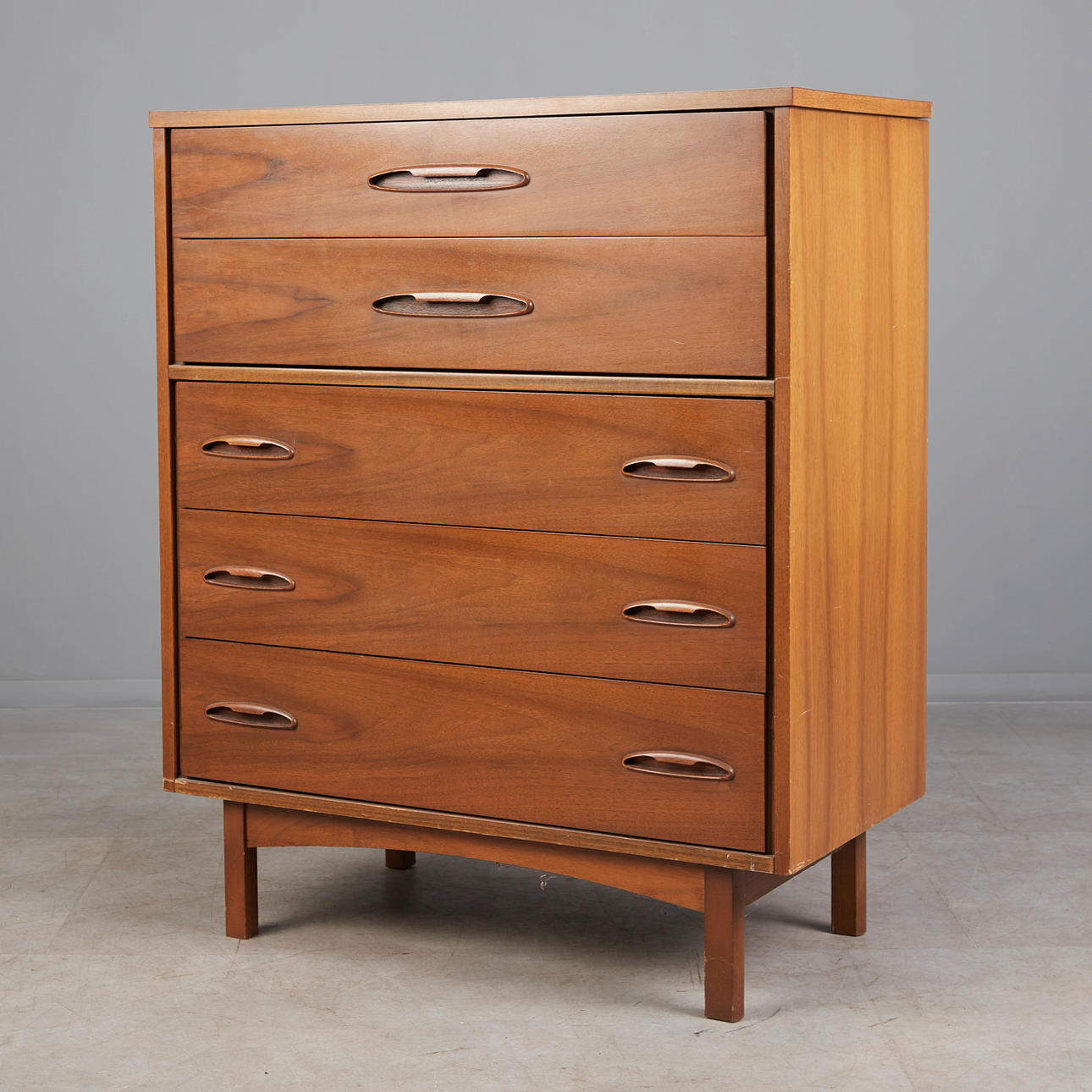 Chest of drawers/High board, American walnut, formerly US Army inventory.