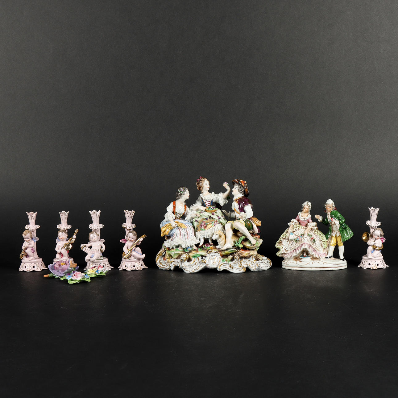 PORCELANA ORNAMENTAL. 10 piezas.