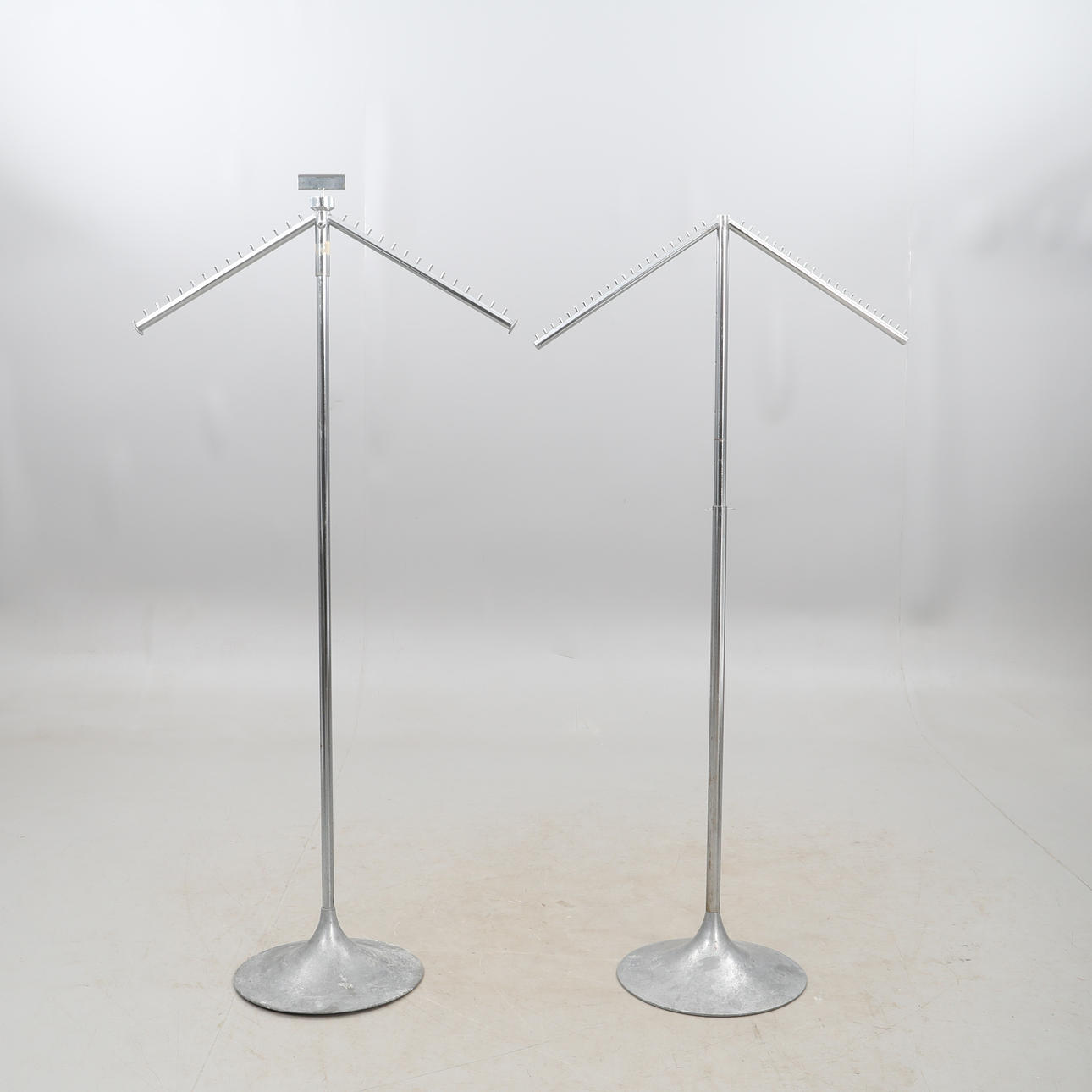 CLOTHES RACKS, 2pcs.