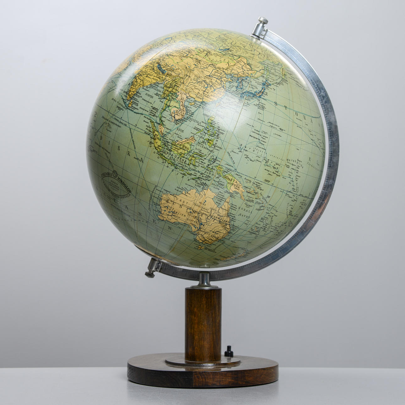 DR. R. NEUSE & C. LUTHER. Columbus Globe, principios del siglo XX.
