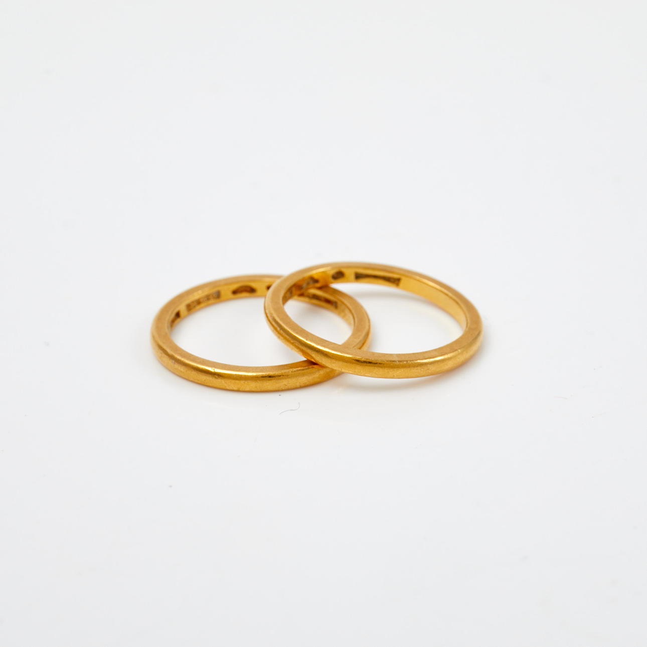 RINGS, 2 pcs, 23k gold, indistinct stamps.