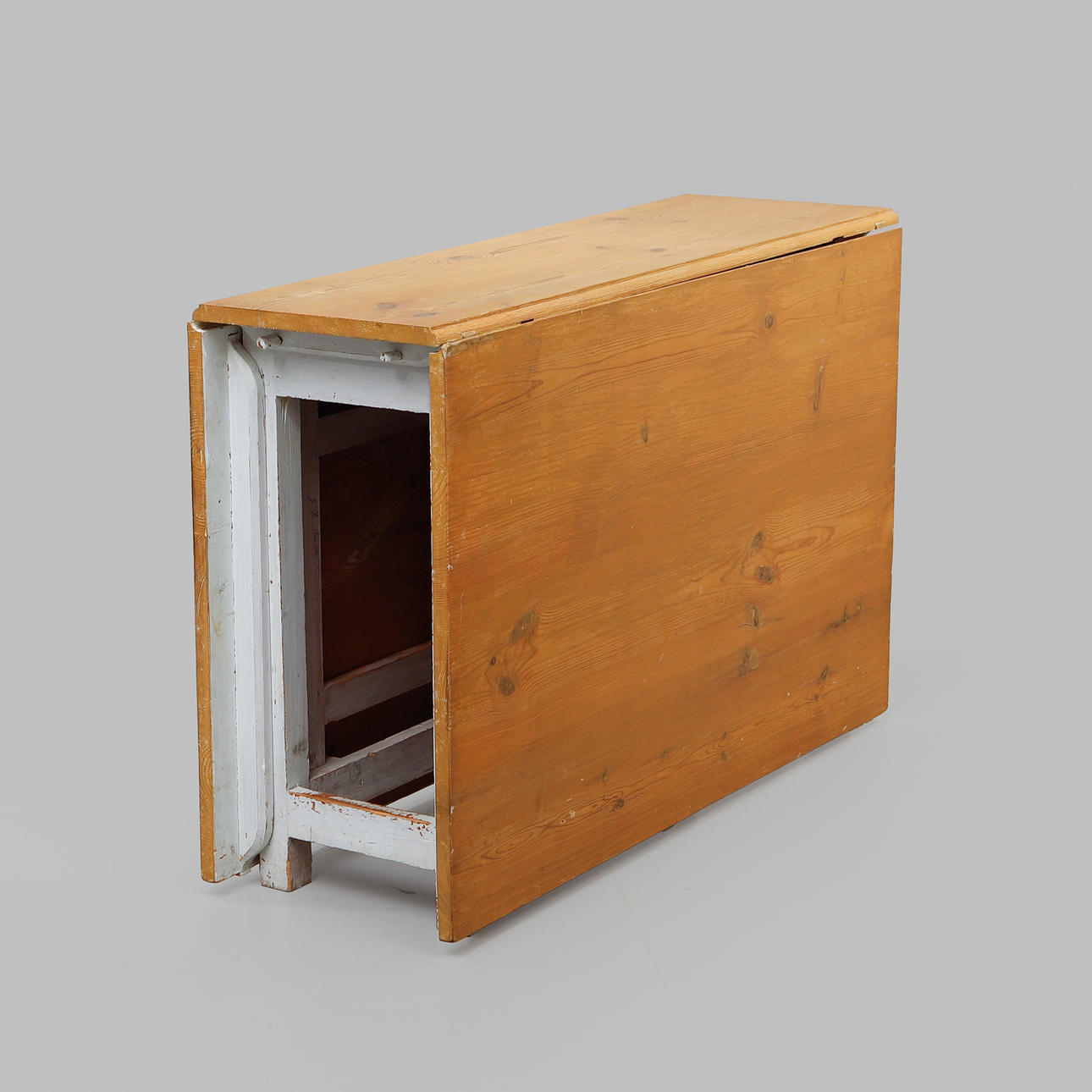 An 18th/20th century percussion table.