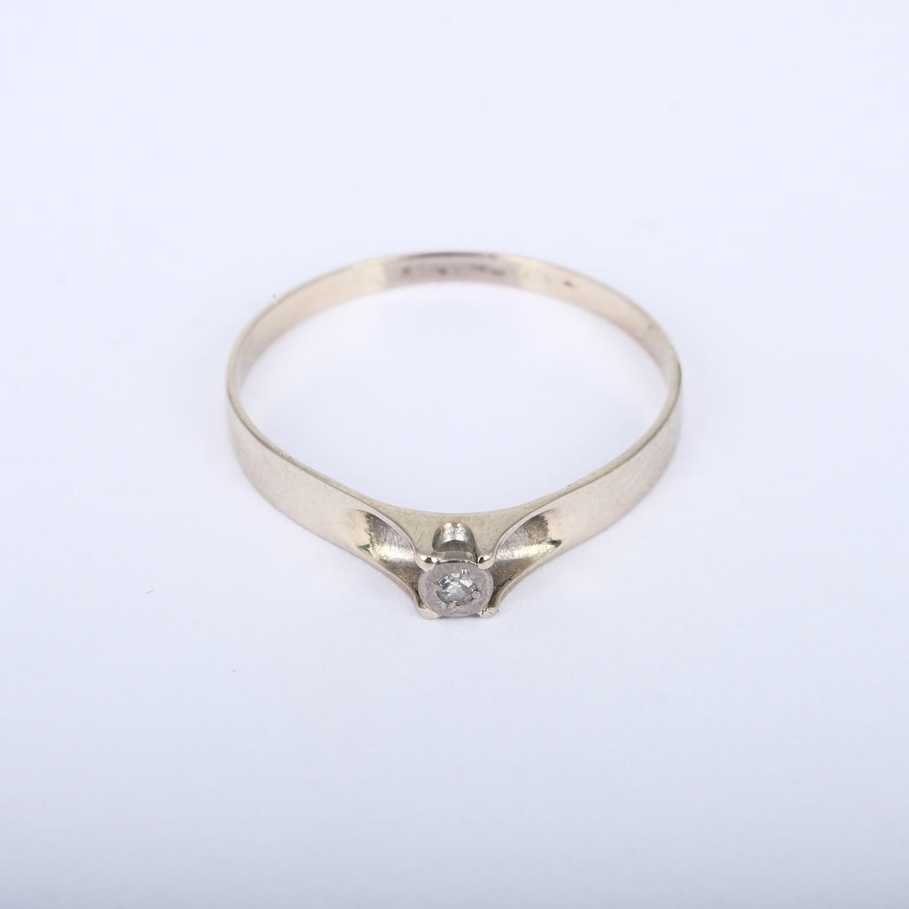 SOLIANTINSORMUS, Kulta 18K, Guldfynd AB.