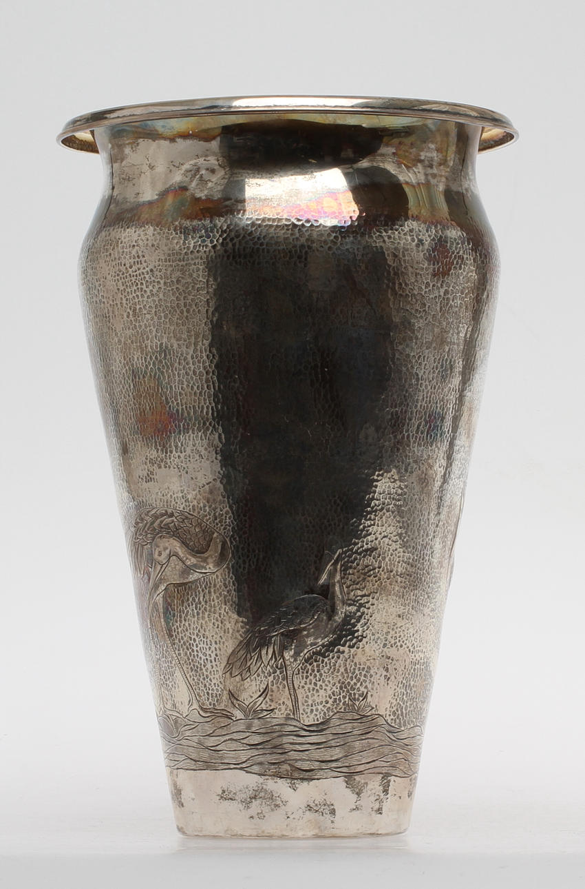 VAS, silver, stämplad FH. 1900-tal. Vikt 1181 gram.