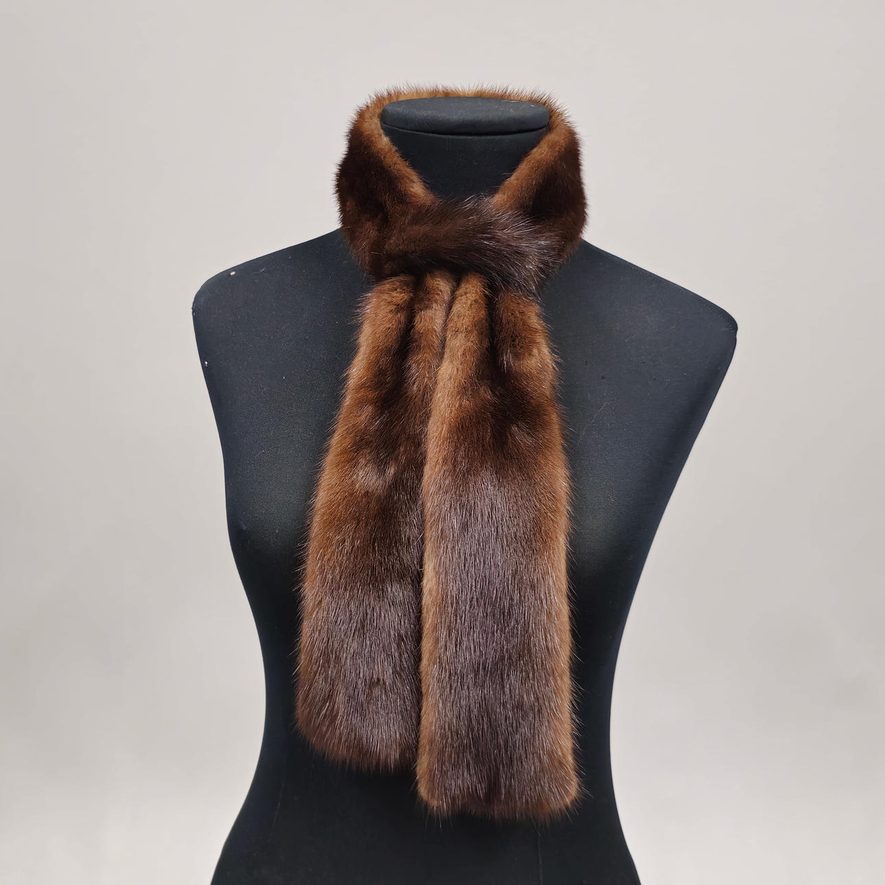 CORBATIN SCARF. IN COGNAC-COLORED MINK.