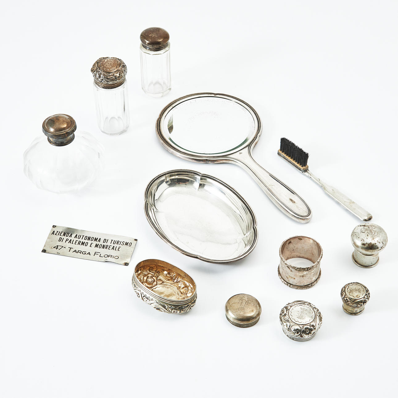 COLLECTION OF SILVER OBJECTS:.