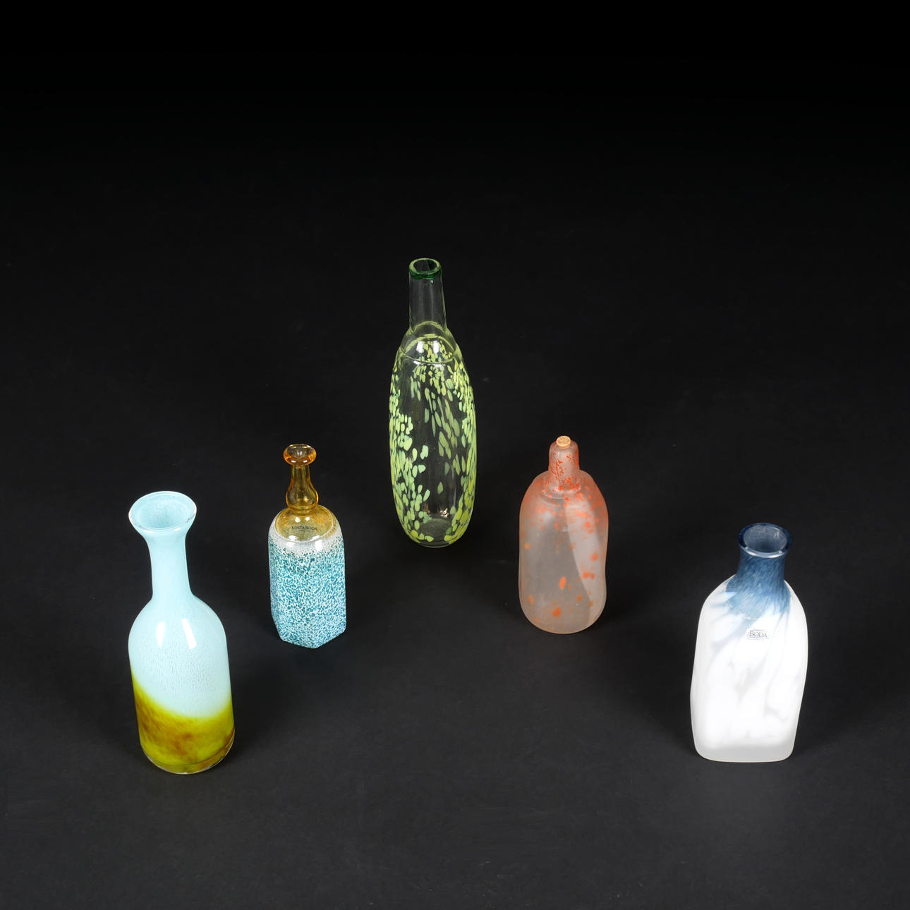 FLASKOR OCH VAS, 5 st, glas, bla Bertil Vallien.