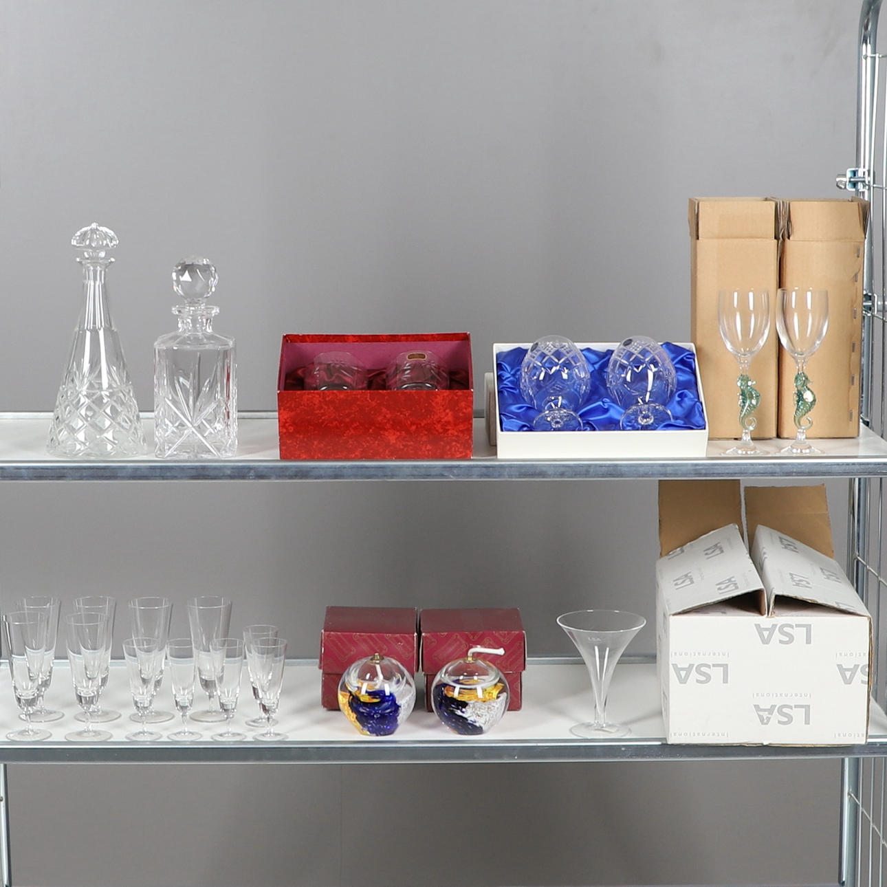 ASSORTED MODERN DRINKING GLASSES.