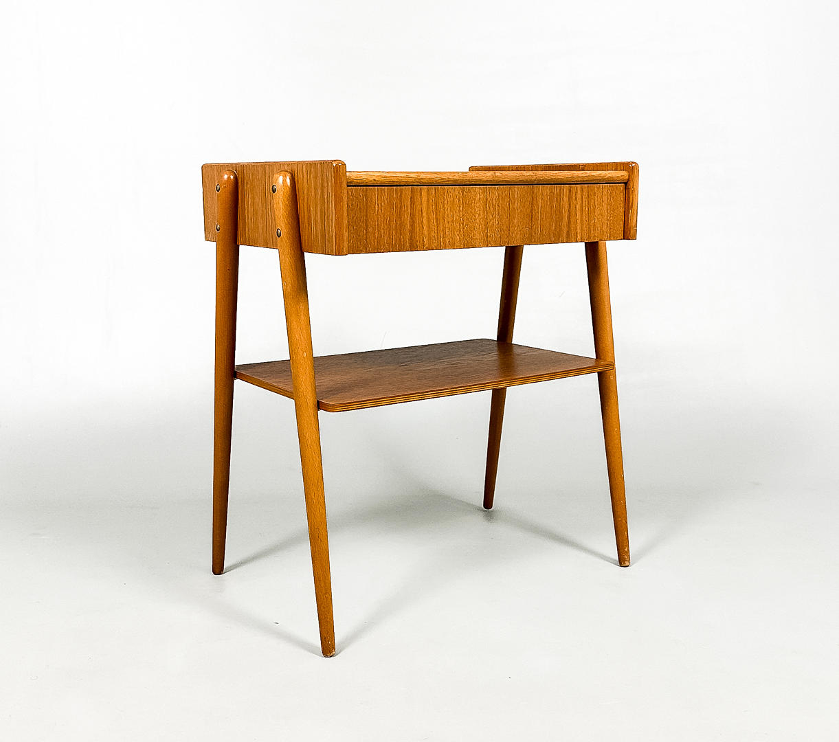 BEDSIDE TABLE, teak, AB Carlström & Co Möbelfabrik, 1950s/60s.