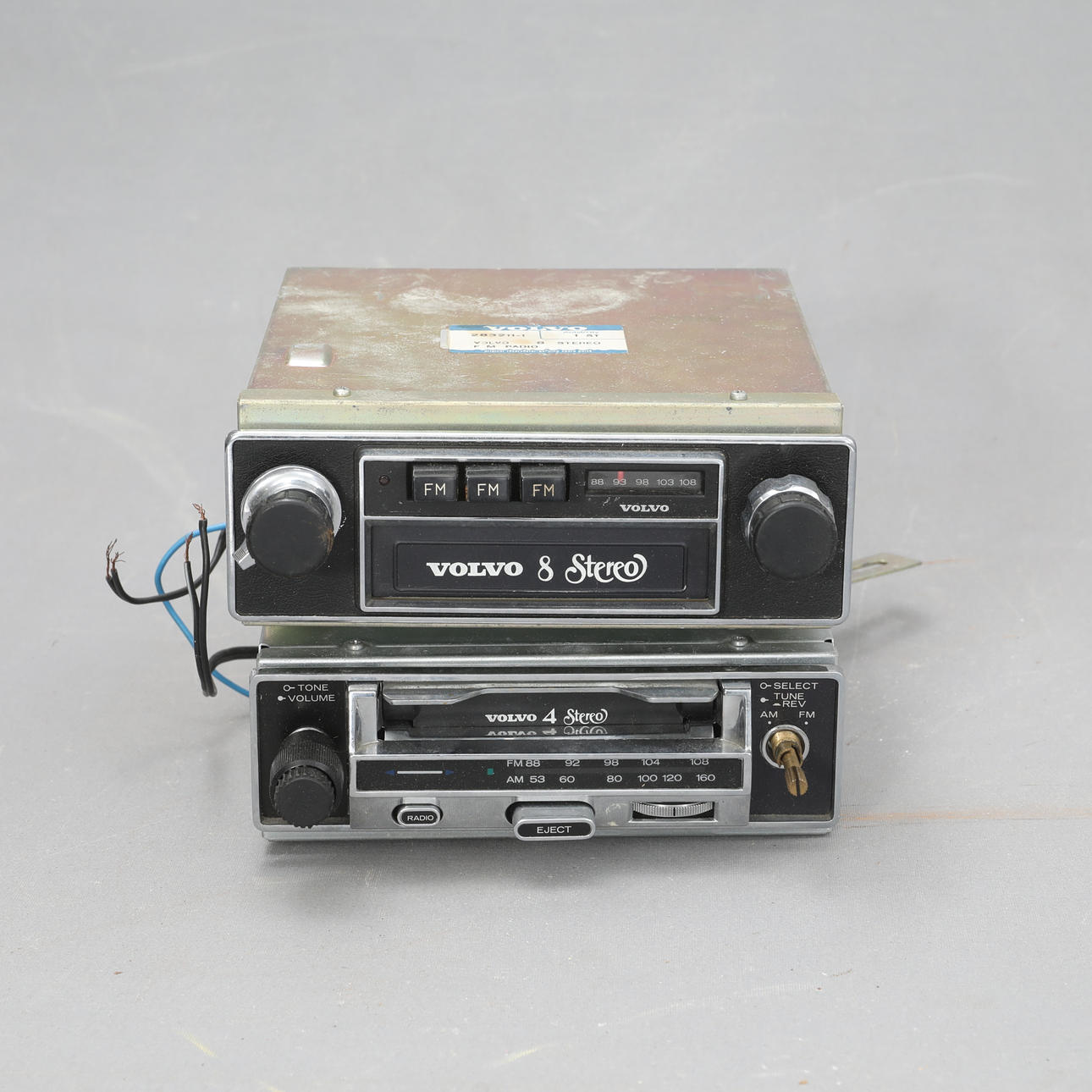 CAR STEREO, 2 pieces, Volvo 4/8 stereo.
