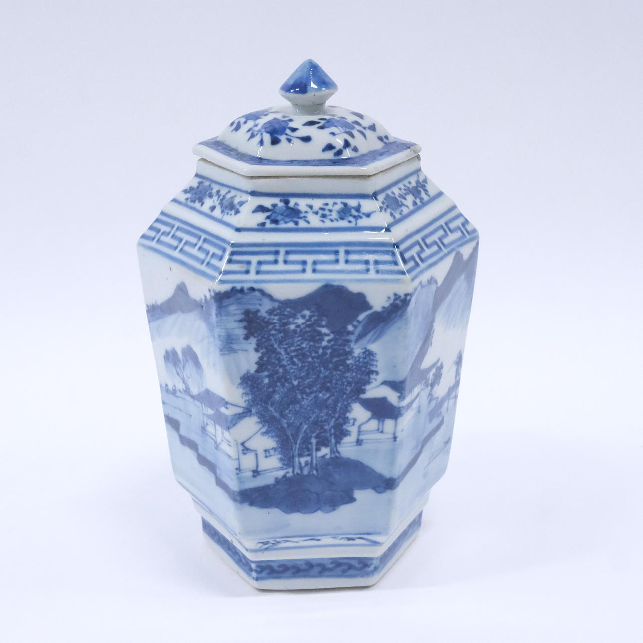 18TH/20TH CENTURY CHINA LOCK URN.
