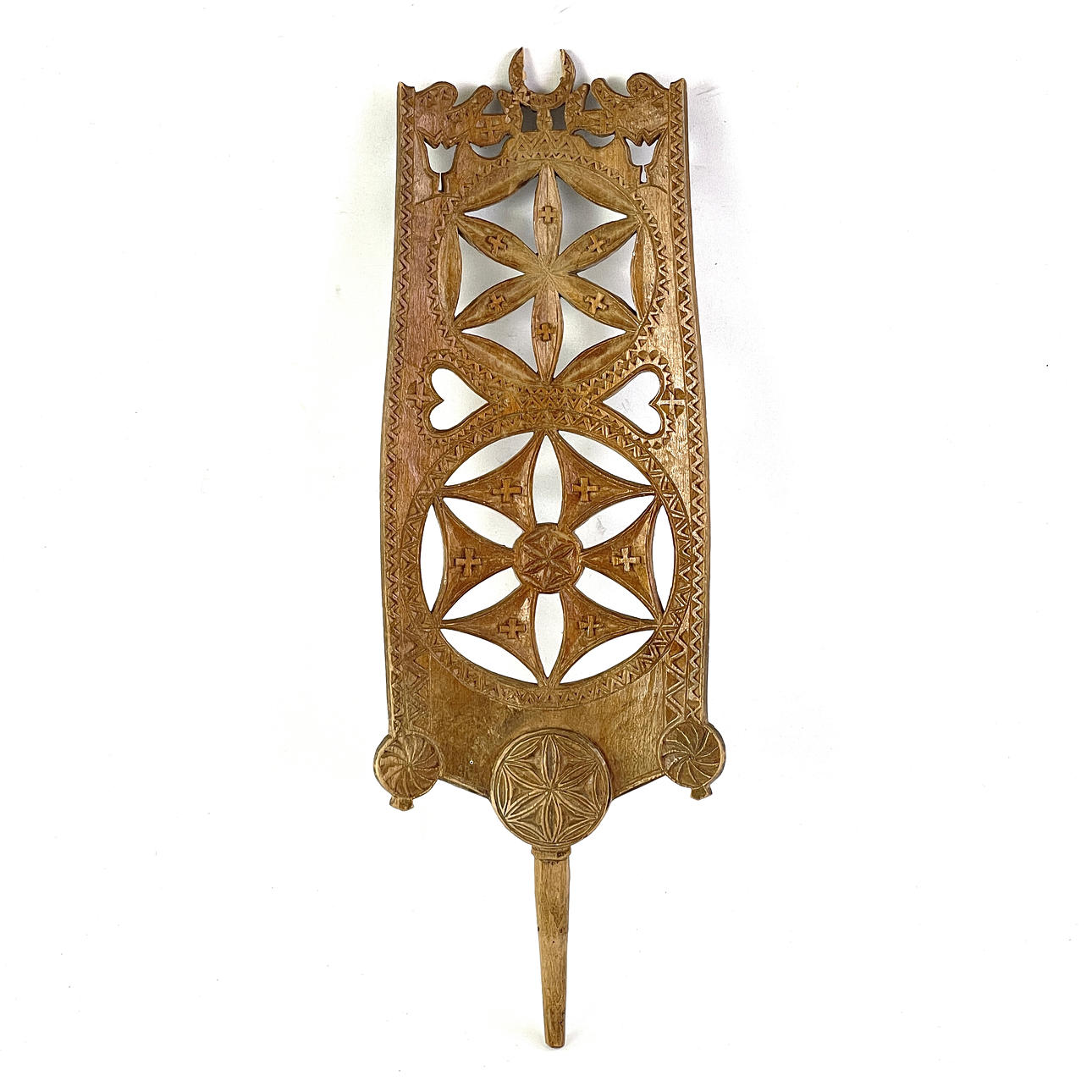 ROCK LEAF. Allmoge, wood, dated 1864.