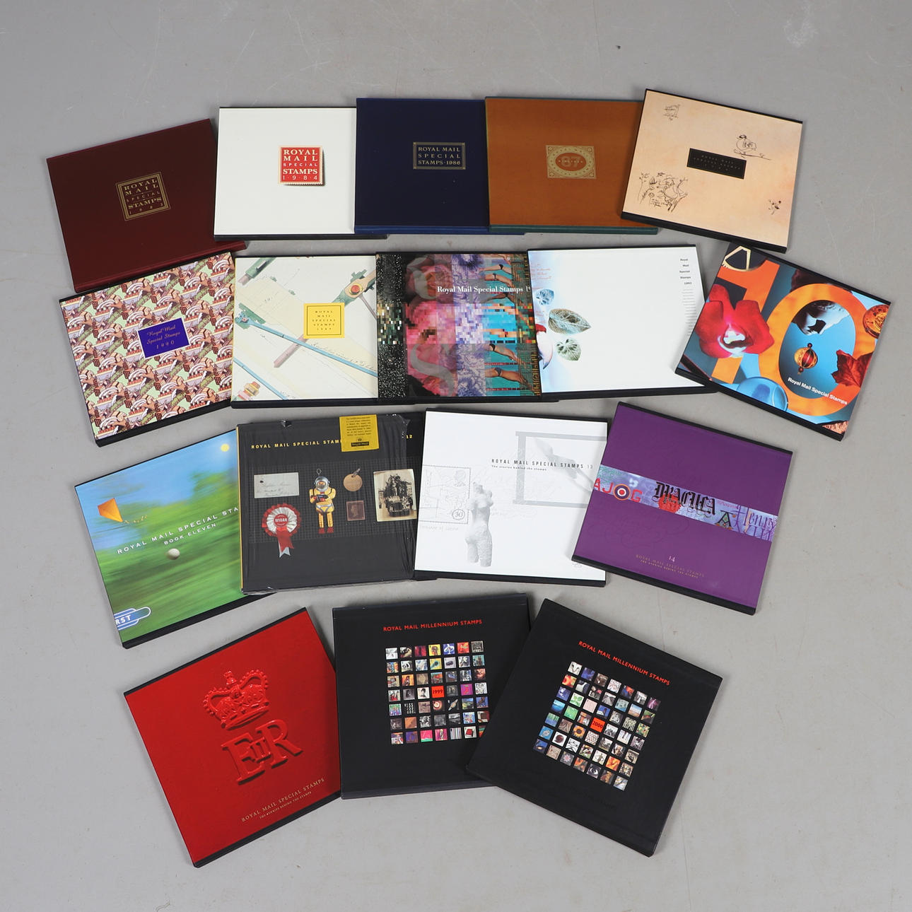 FRIMÆRKER - STORBRITANNIENS ÅRSBØGER.