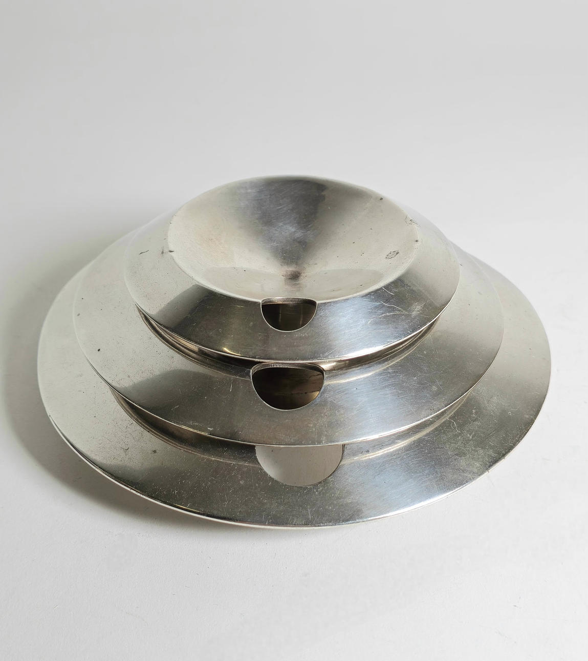 DREI SILBERNE ASCHENBECHER.