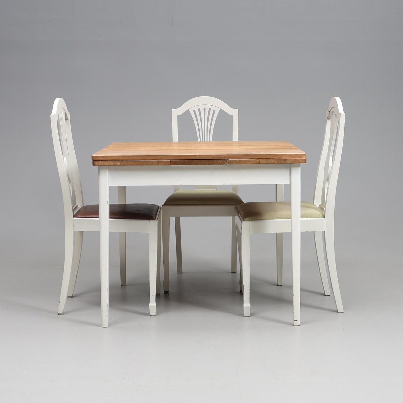 DINING GROUP. 4 parts, 20th century.