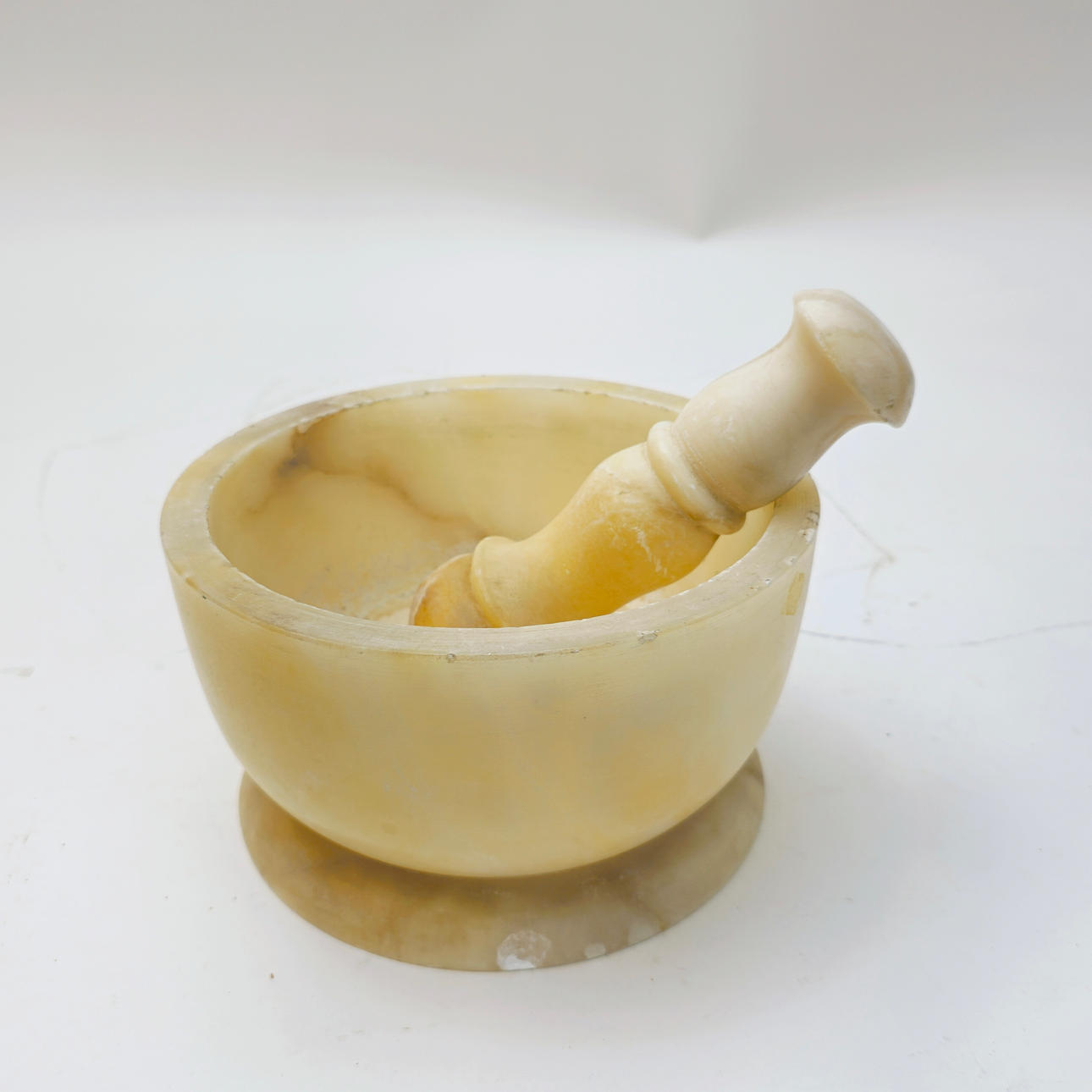 MORTERO DE PIEDRA CON MAZA.