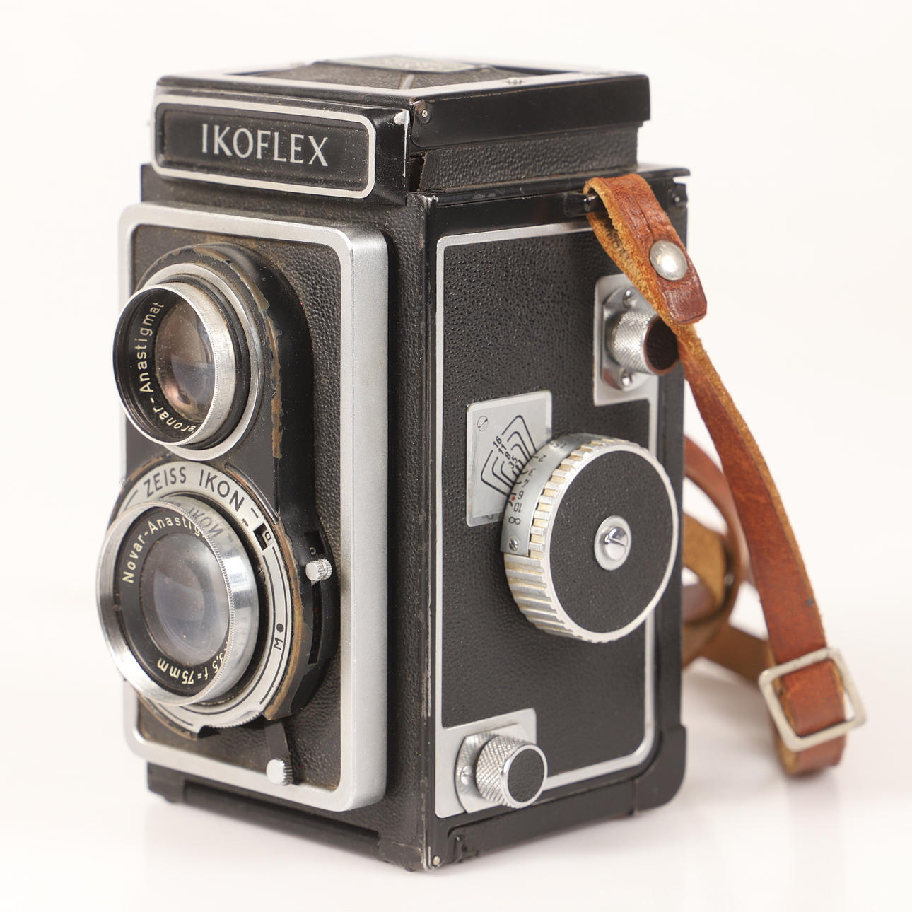 KAMERA, ”Ikoflex”, Zeiss-kuvake, Saksa.