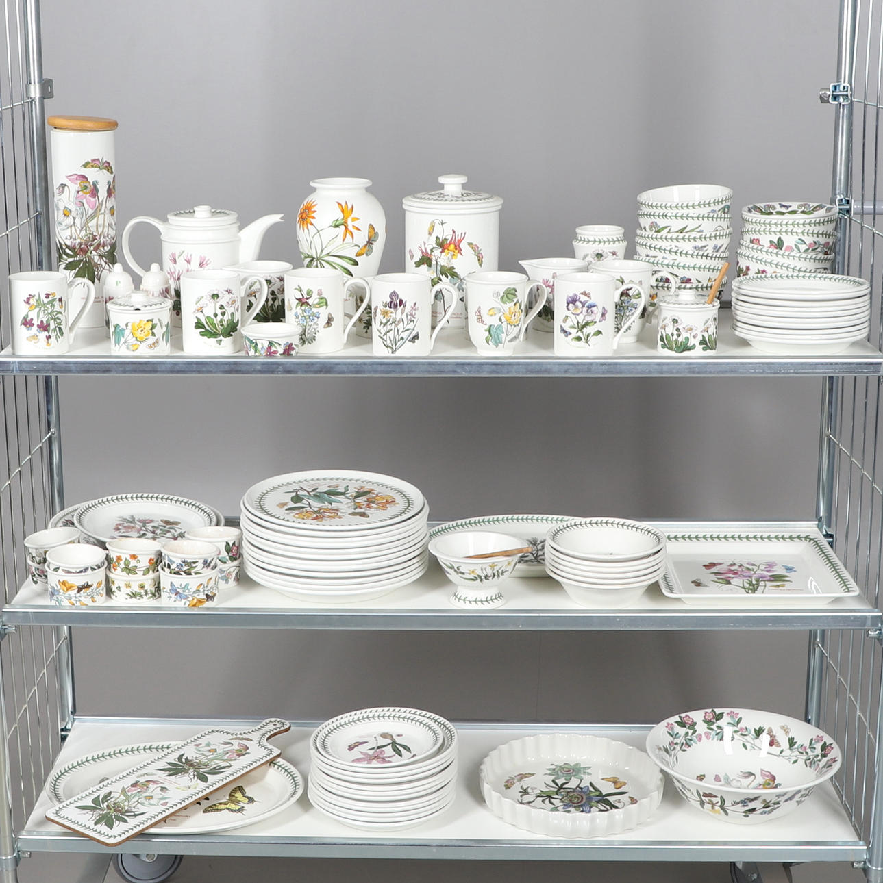 EINE GROSSE MENGE PORTMEIRION CHINA.