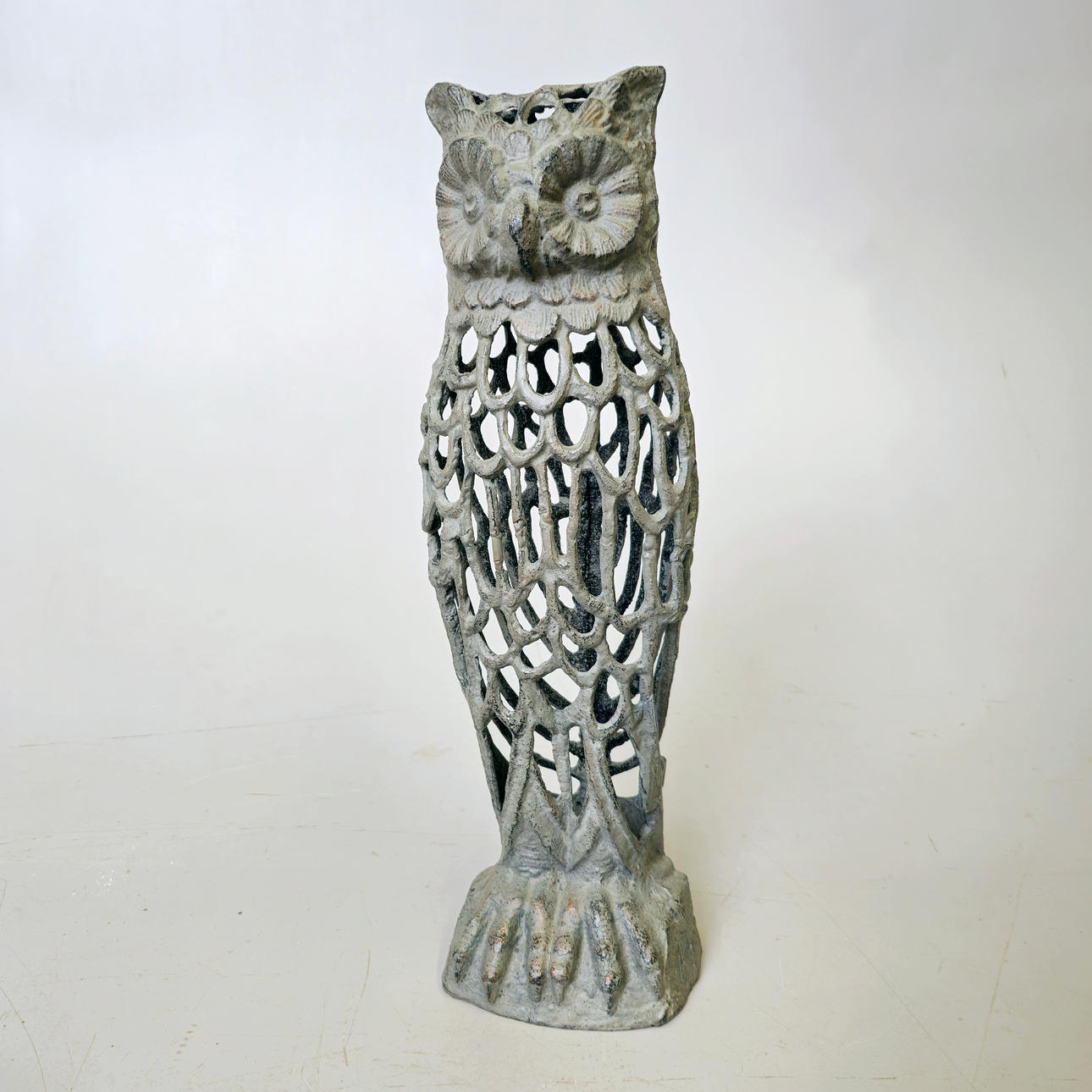 CAST METAL ALLOY OWL.