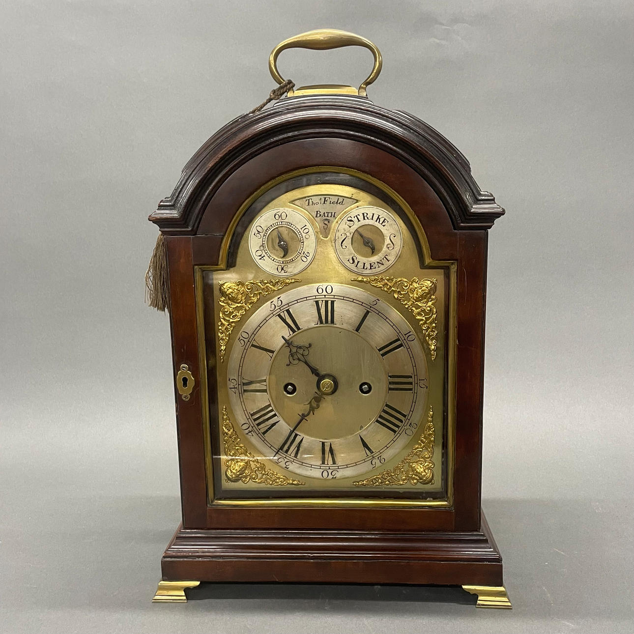 19THC DIAL VERGE BRACKET CLOCK.