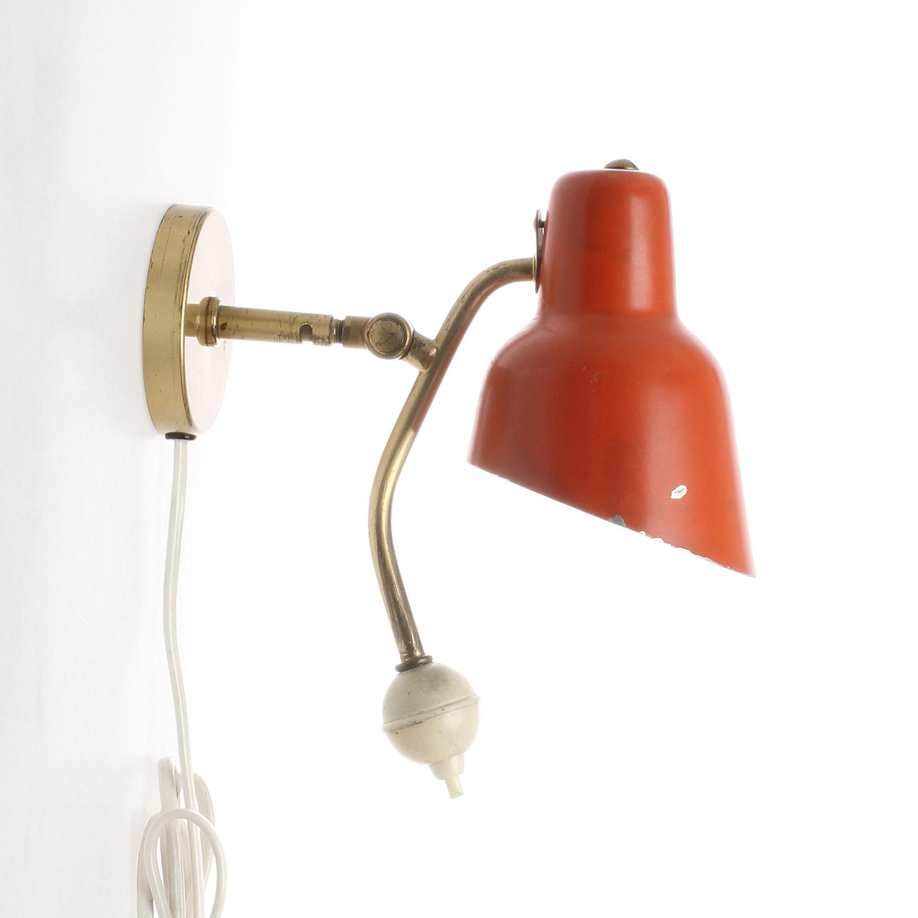 VÄGLAMPA, skärm i orangelackad plåt, funkis, 1900-talets första hälft.