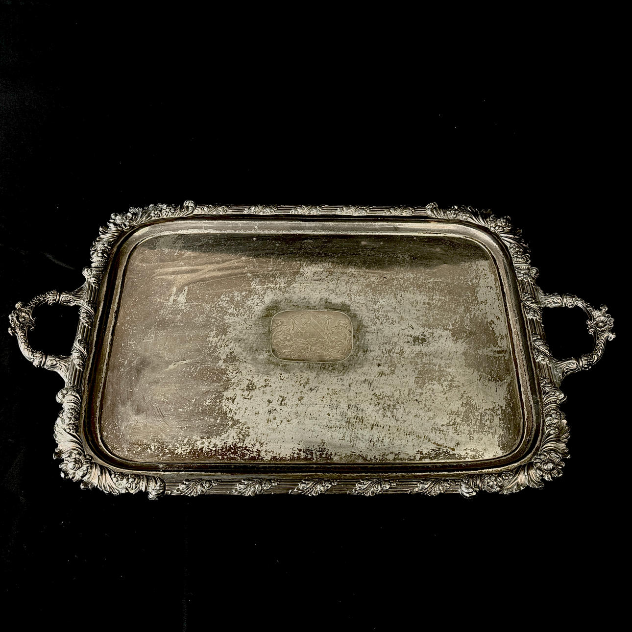 VERSILBERTES TABLETT.