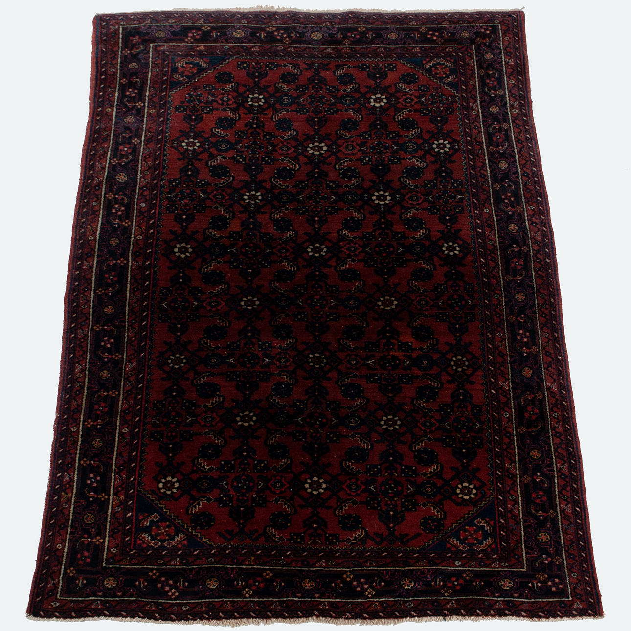 PERSISK TÆPPE. 142 x 198.