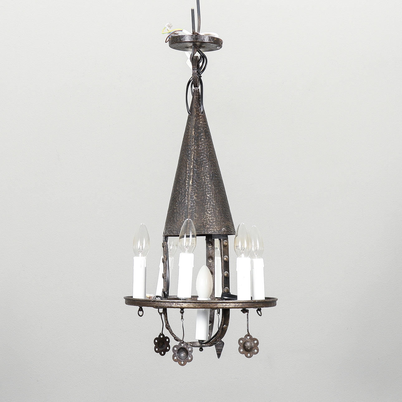 CEILING LAMP FORGING.