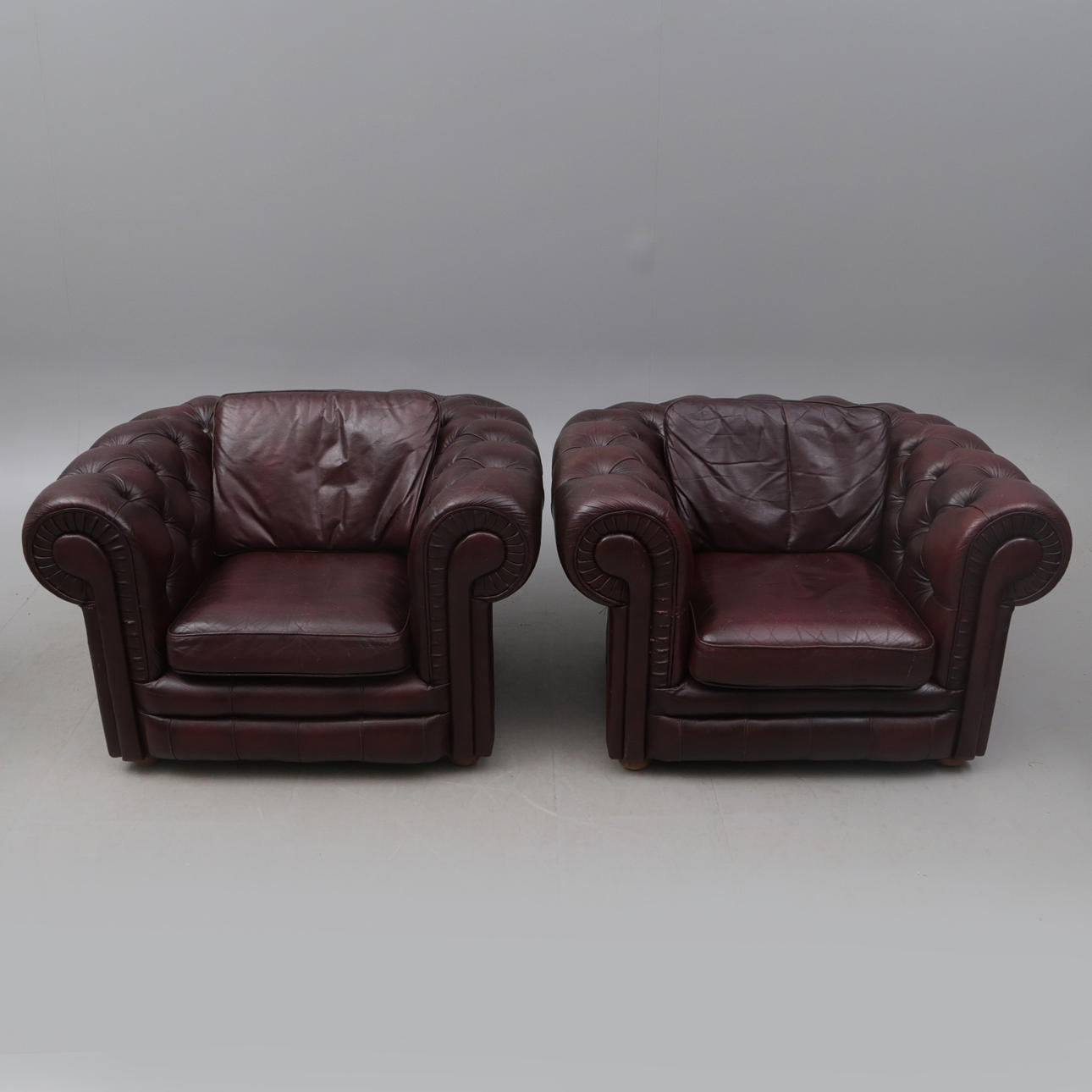 2 armchairs, Chesterfield.