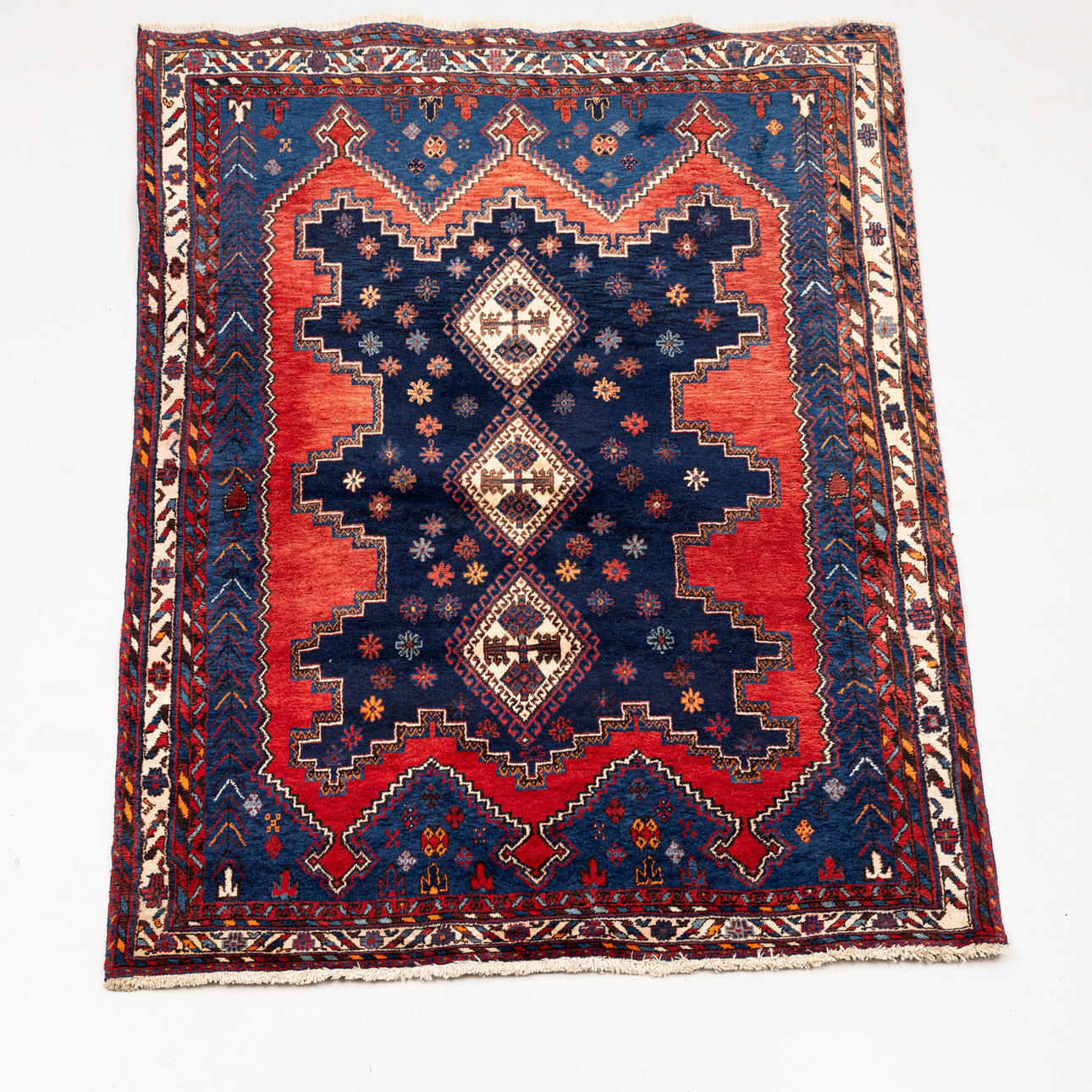 CARPET, Persian, stretch approx 206 x 148 cm.