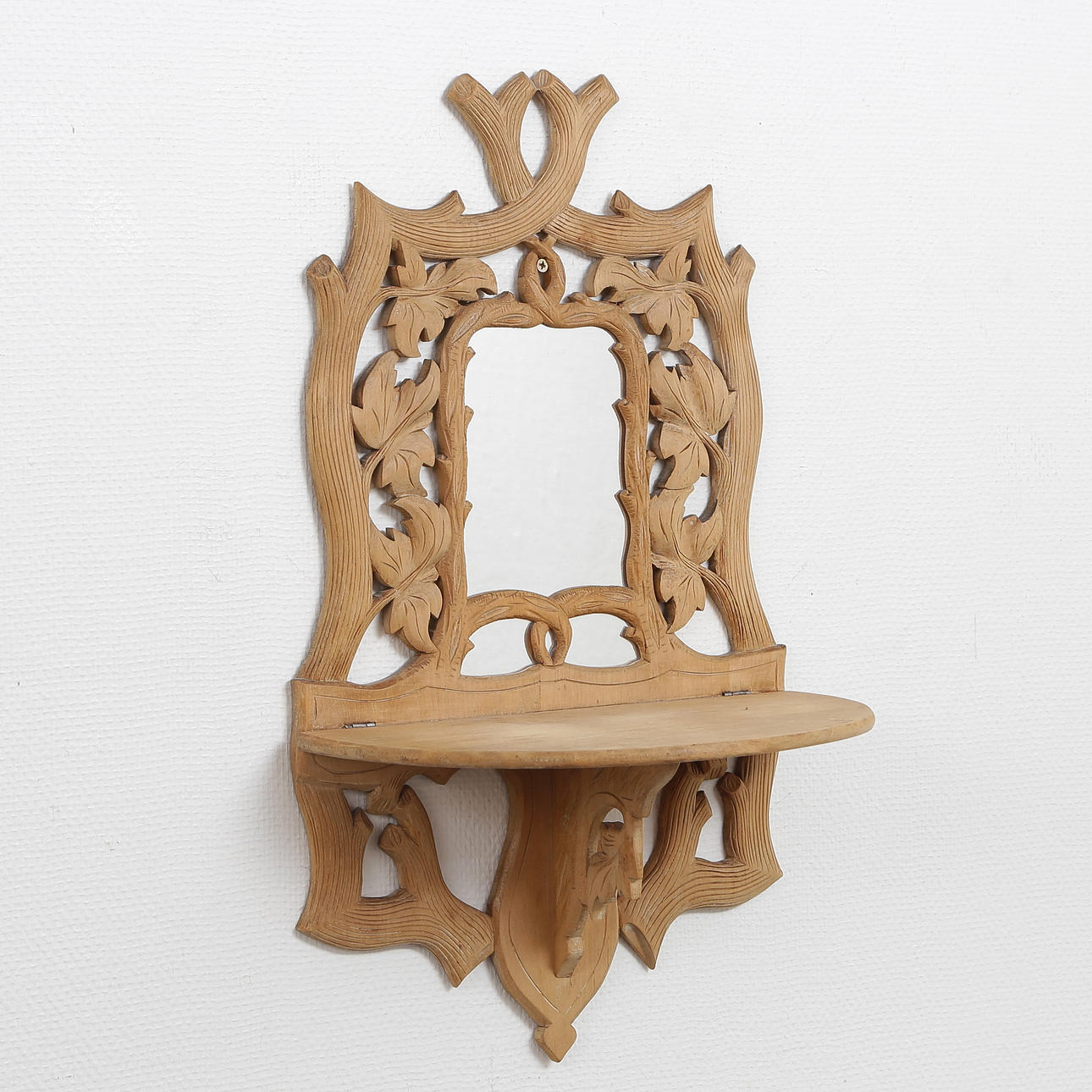 WALL SHELF WITH MIRROR, FIRST HALF OF THE 20TH CENTURY.