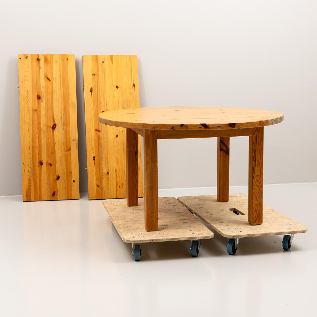 SVEN LARSSON. Dining table, pine, with 2 inserts, 1970s.