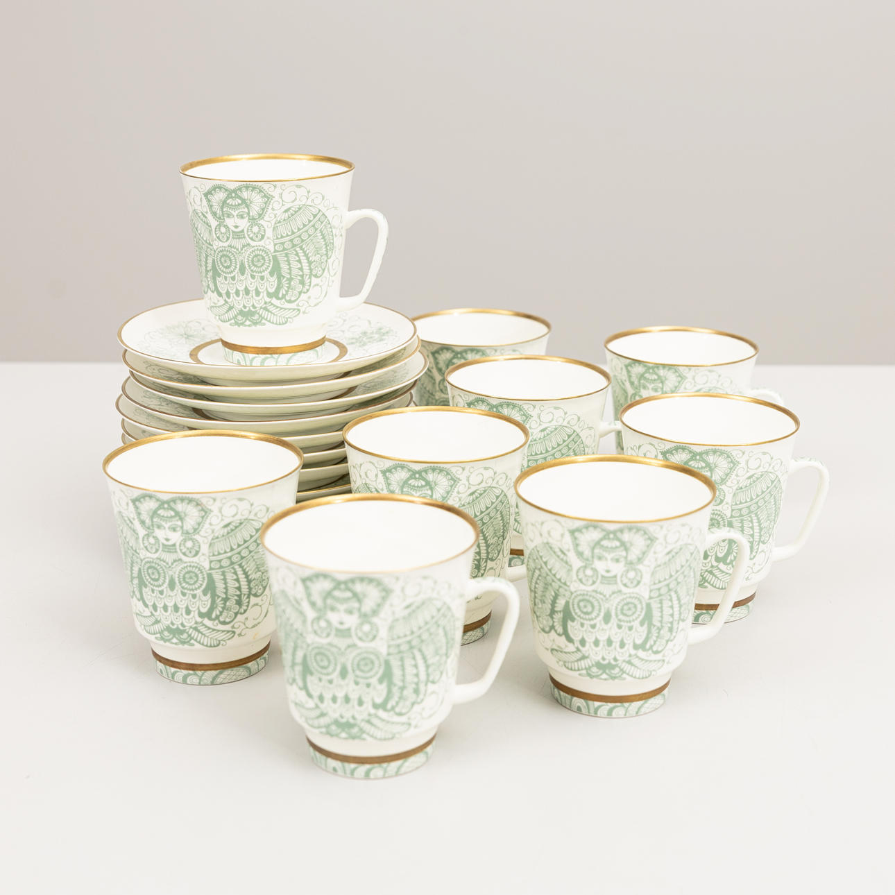 COFFEE CUPS WITH SAUCER, 9+3 “Fenix”, bone china, Lomosov, second half of the 20th century.