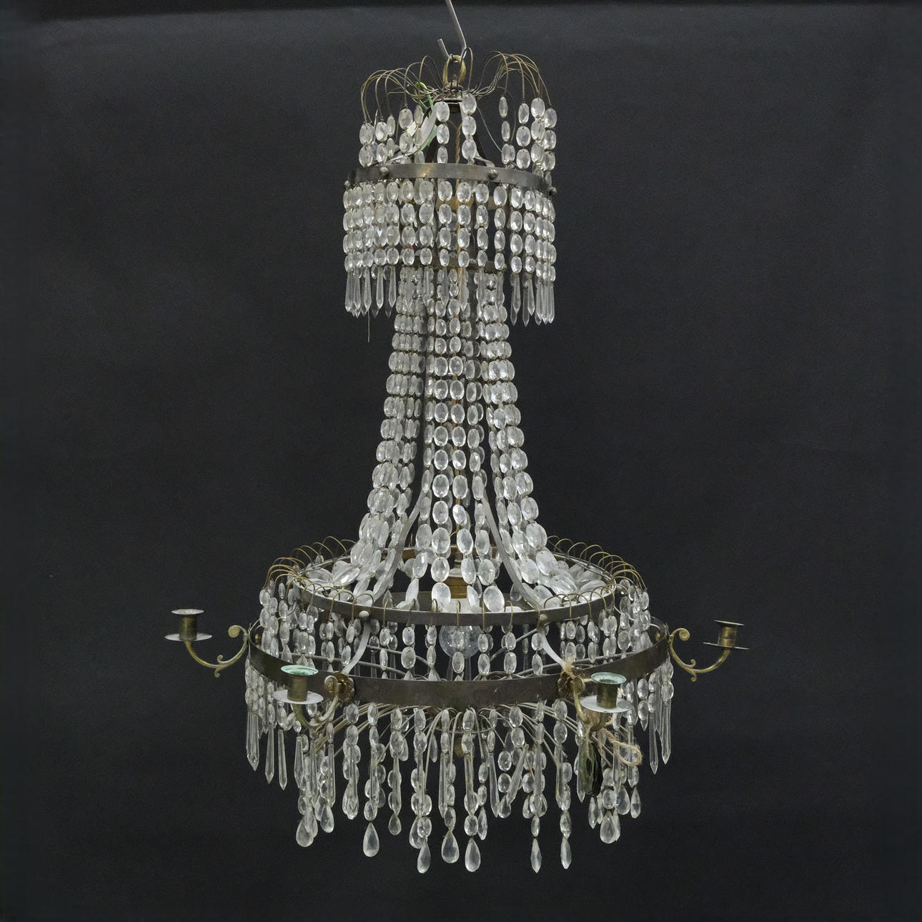 A LATE GUSTAVIAN CHANDELIER, CIRCA 1900.