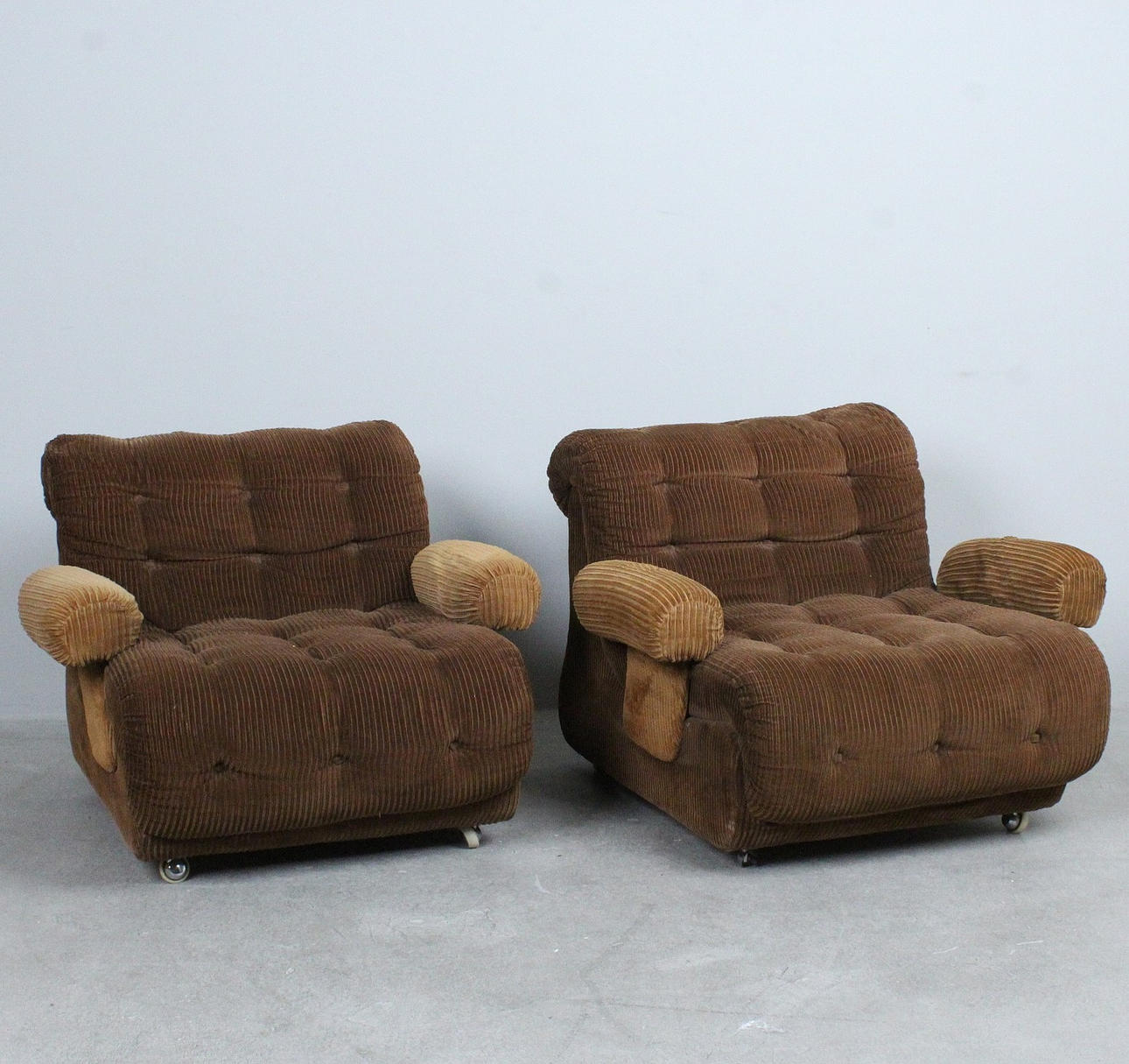 pair of lounge chairs/sofa elements, corduroy, 1970s.