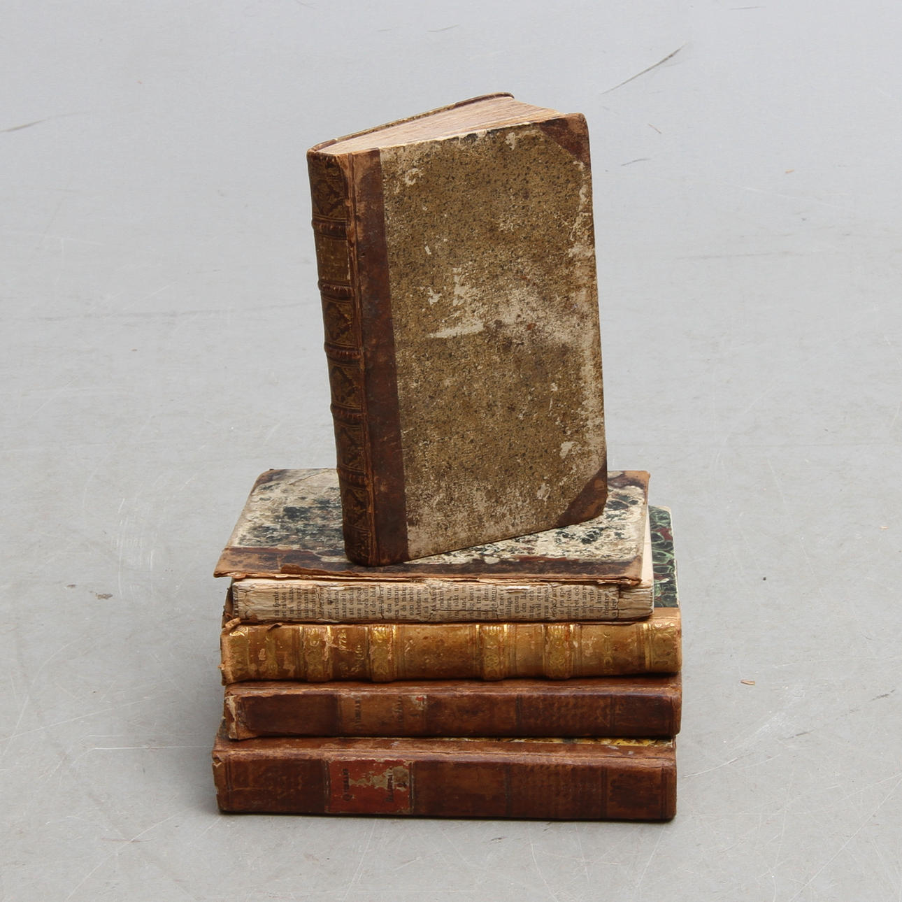 BÖCKER, 5 volymer, bla. P.G Cederschöld del I &II av "Lärobok i vården om qvinnans slägtlif, i synnerhet dess fortplantnings-förrättning eller förlossningskonsten".