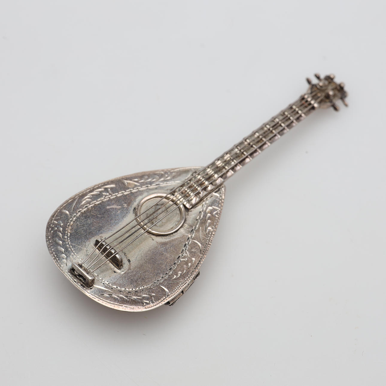 GUITAR silver weight approx. 21 grams.