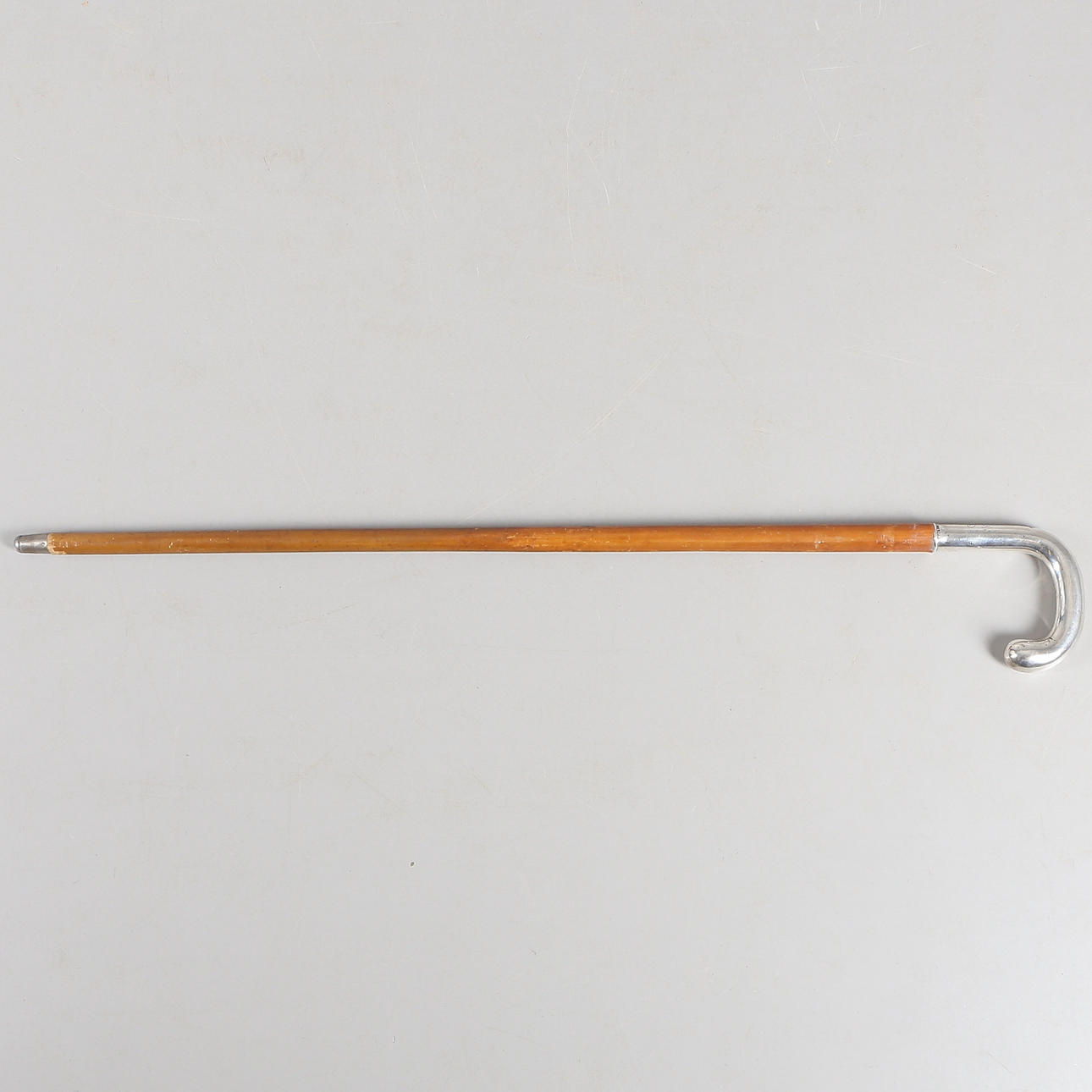 KÄPP, trä/silverhandtag, tidigt 1900-tal.