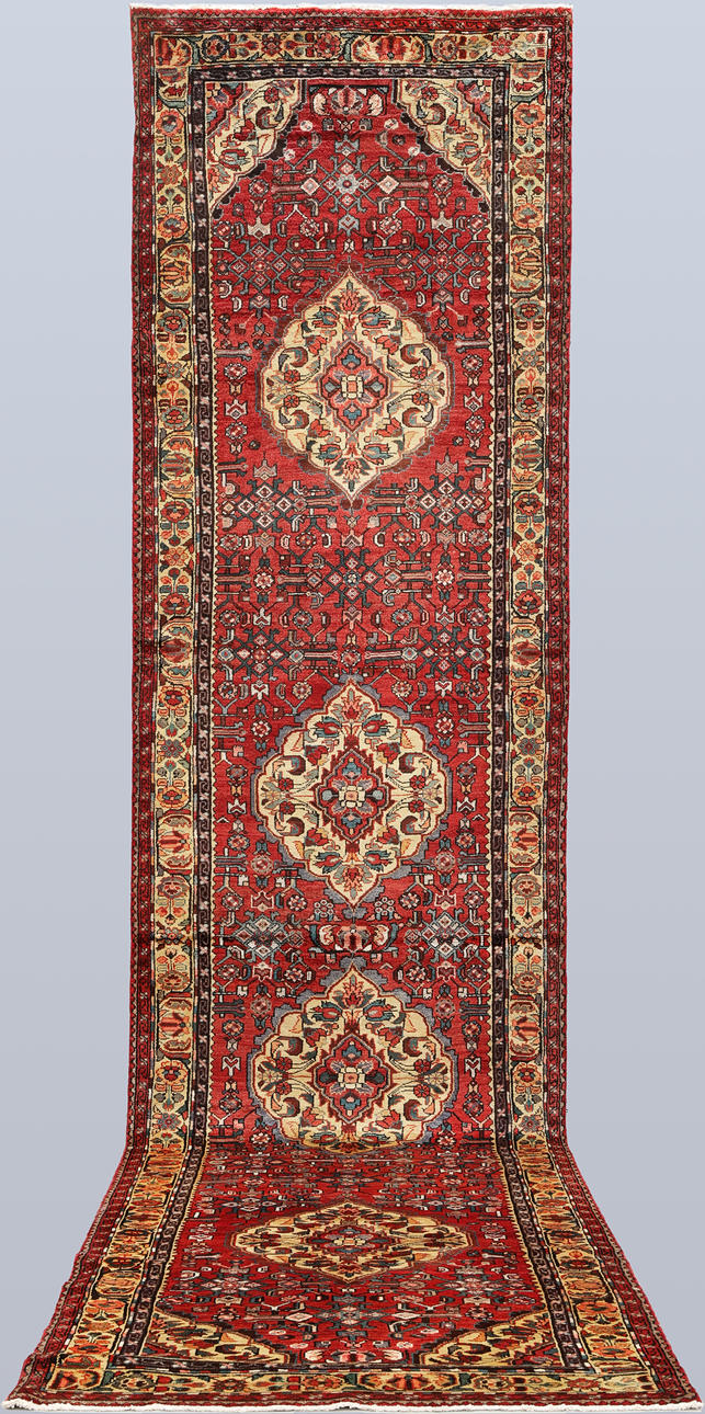 A CARPET, Hamadan, Gallery model, 517*125 cm.