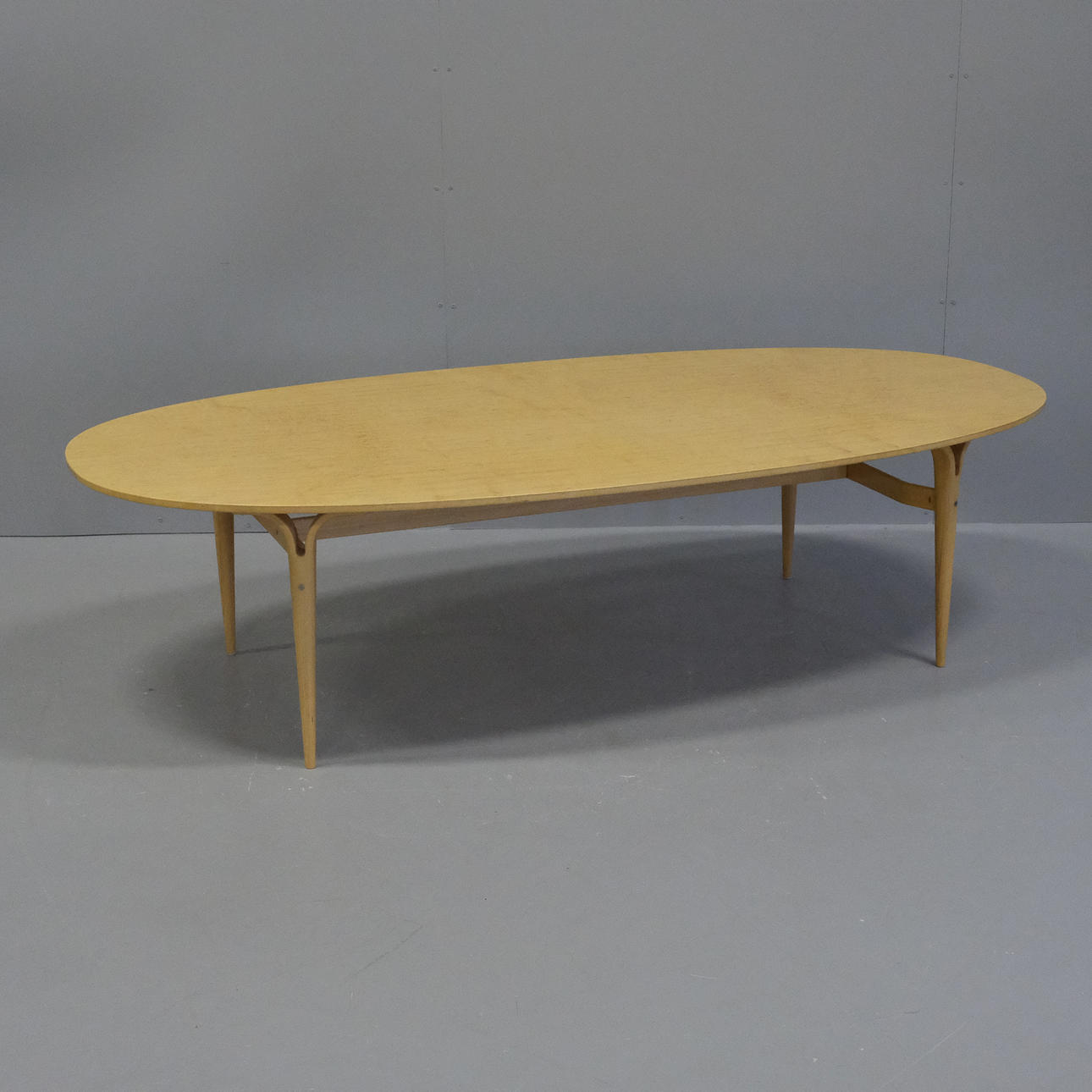 BRUNO MATHSSON. MESA DE CAFÉ, MATHSSON INTERNATIONAL, VÄRNAMO.