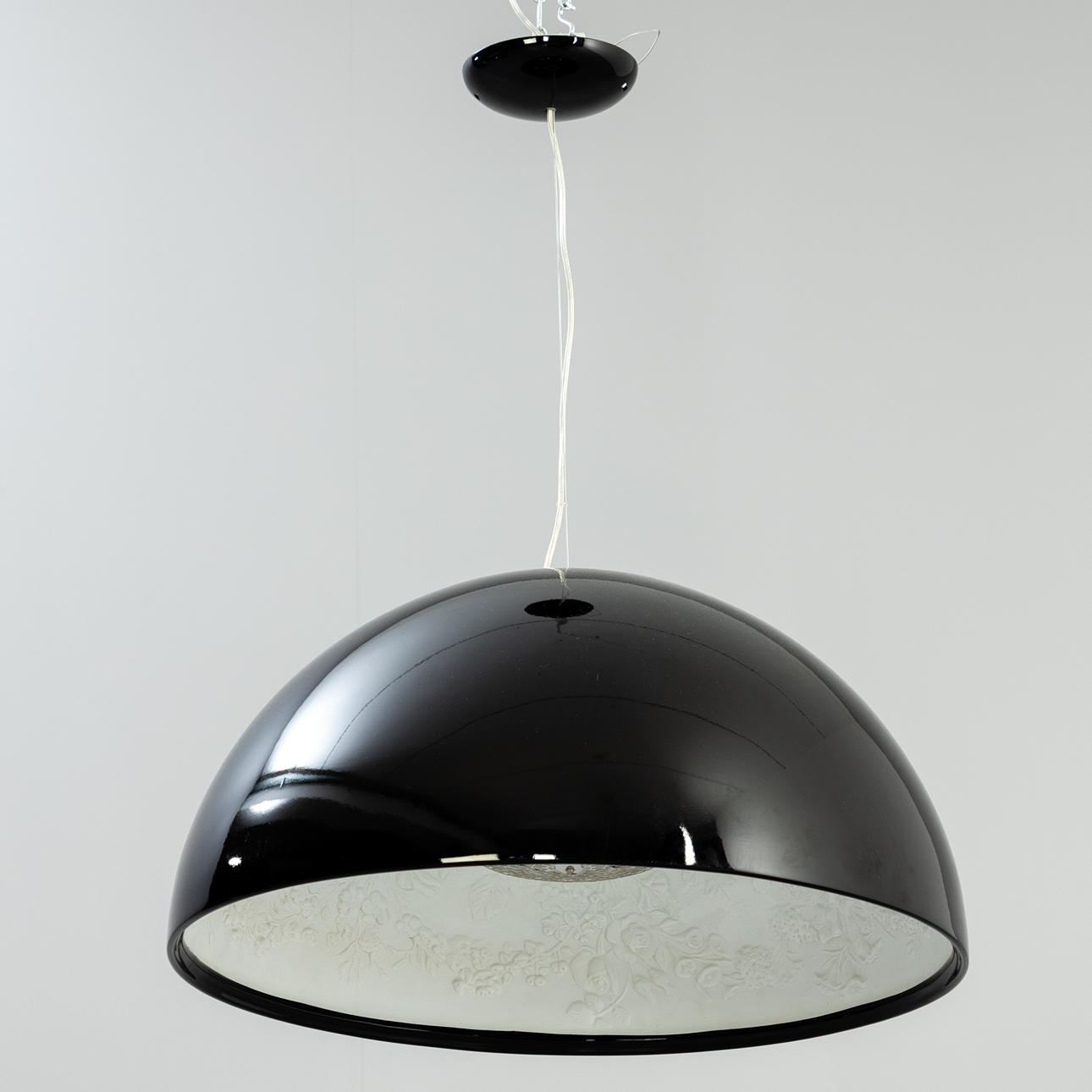 MARCEL WANDERS. Flos. „Skygarden“ pendel i sort. Italien, moderne.