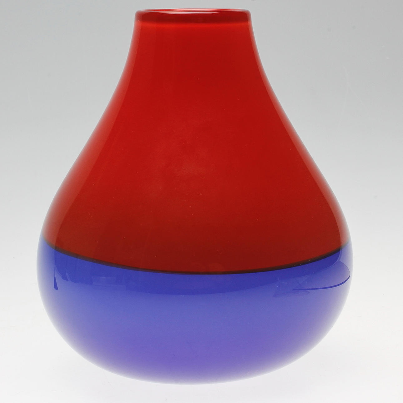 BILL GEARY. vas, glas, Signerad.