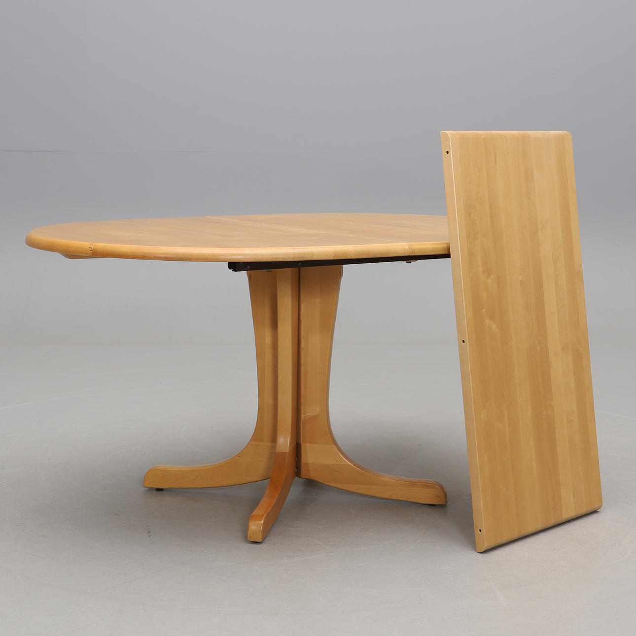 MESA DE COMEDOR, MUEBLES NC, 1999.