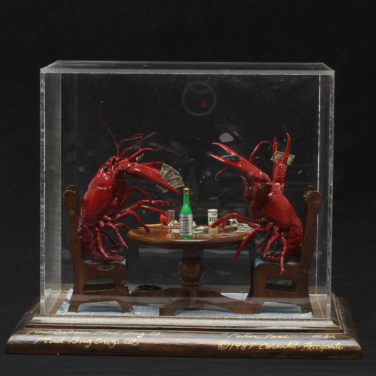 TITTSKÅP med kräftor, "Poker face" # 82, New Orleans Mud Bug Company.