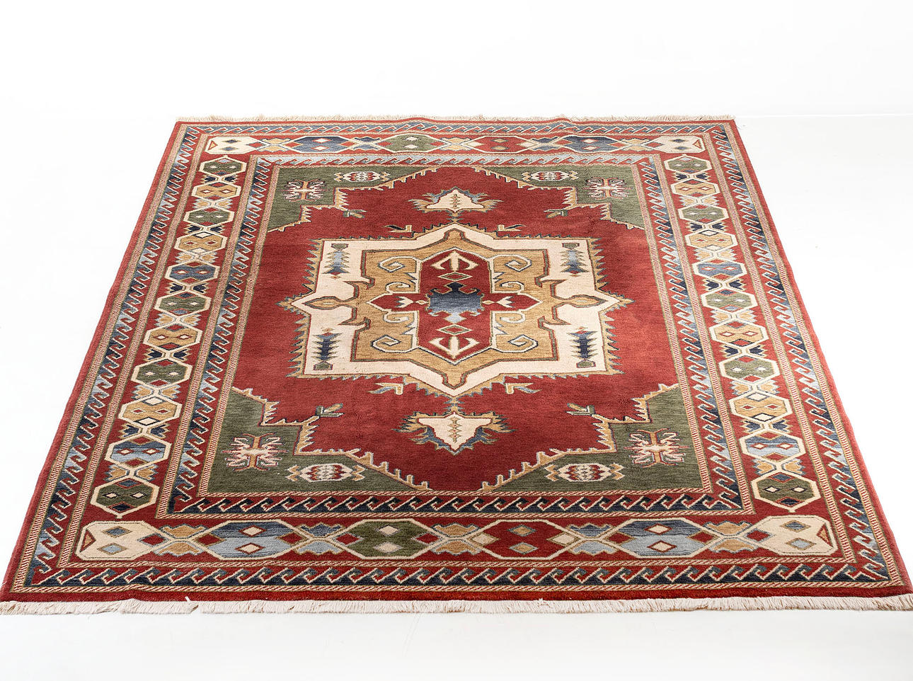 CARPET, oriental, ca 330 x 244 cm.