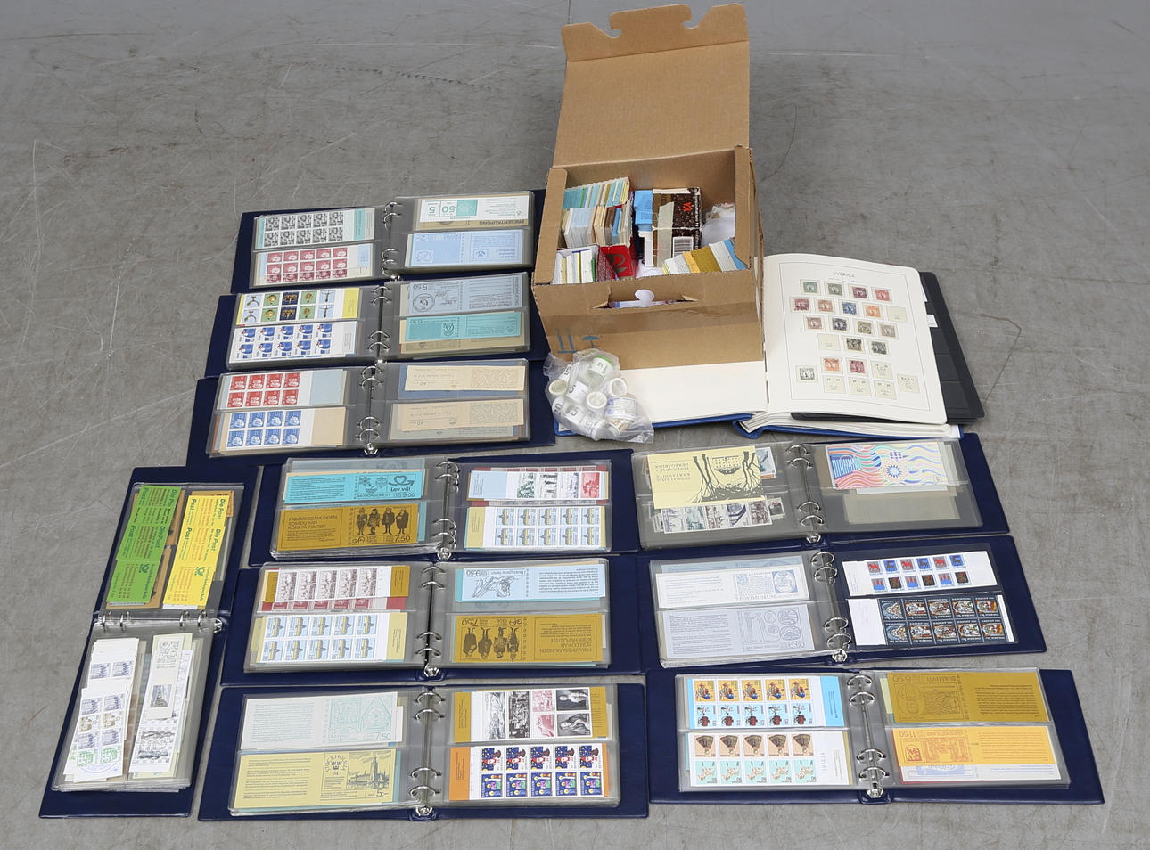 FRIMÄRKSSAMLING, nominellt värde ca 9000 kr.